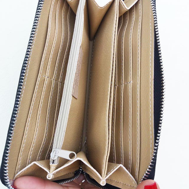 Portafogli grande con zip