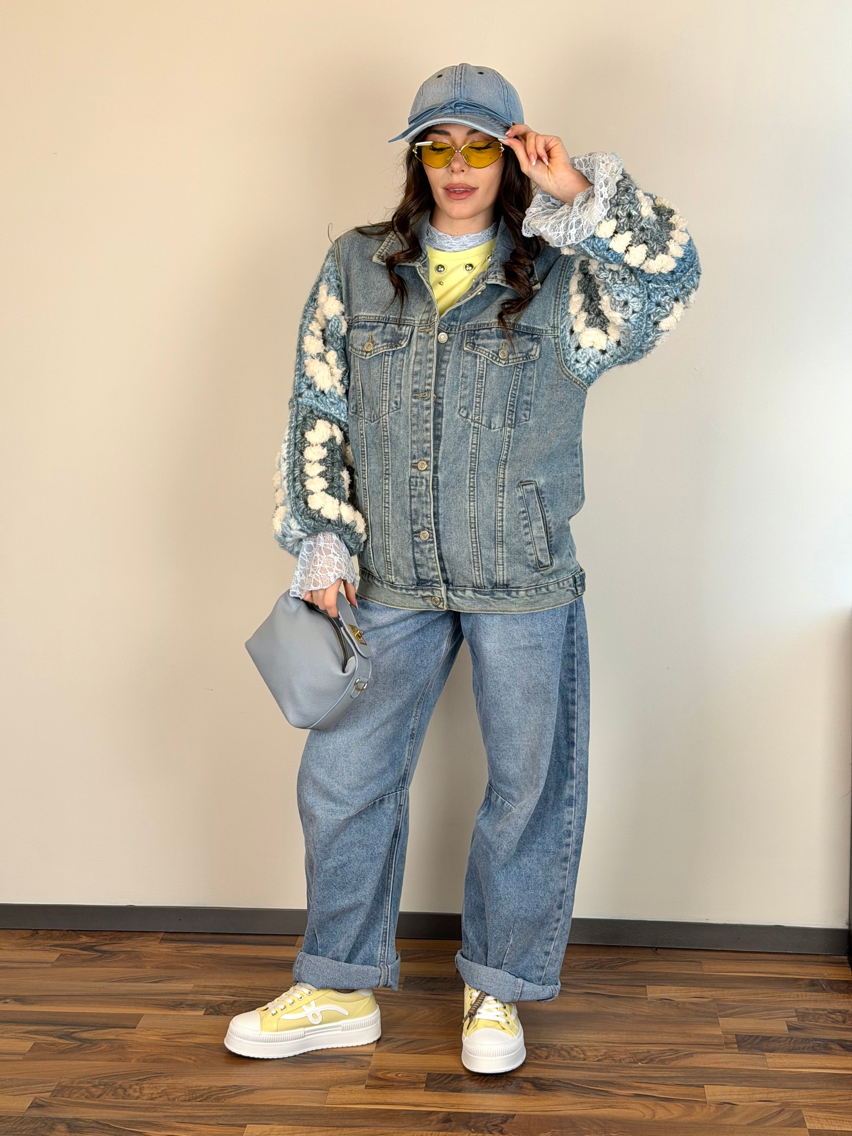 Giubbino maniche ricami colorati