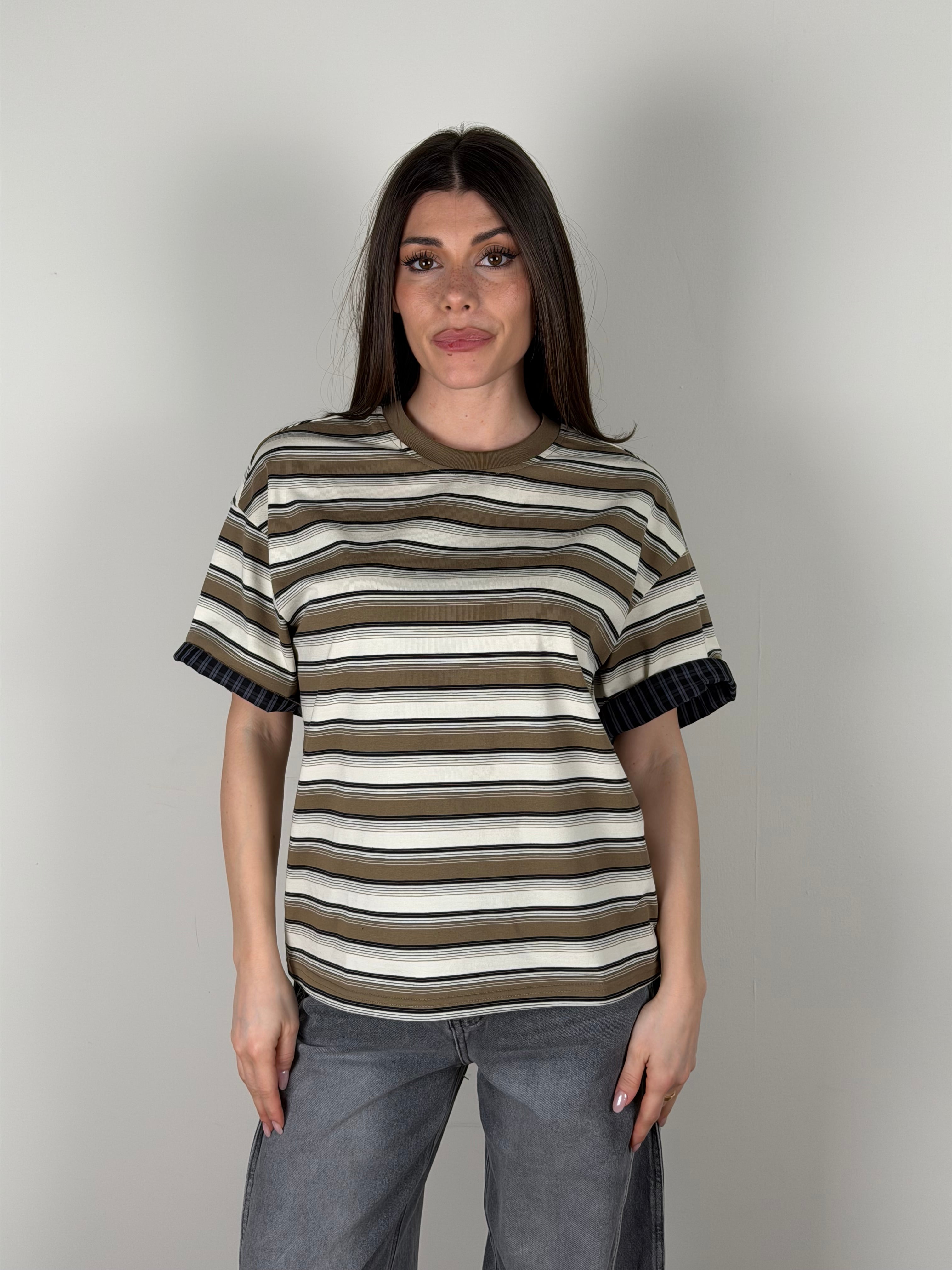 T-shirt rubacuori fango