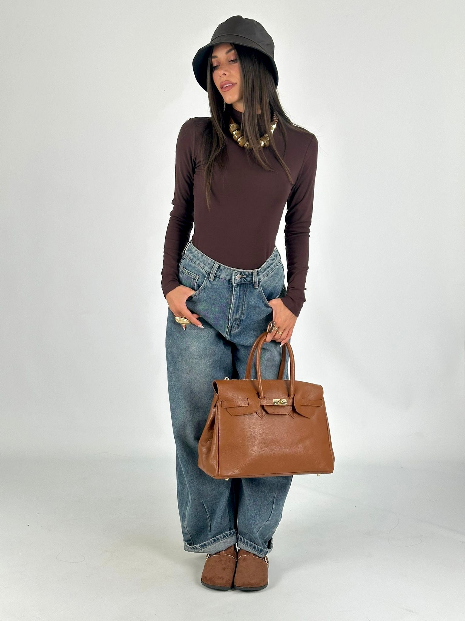 Maglia collo alto marrone