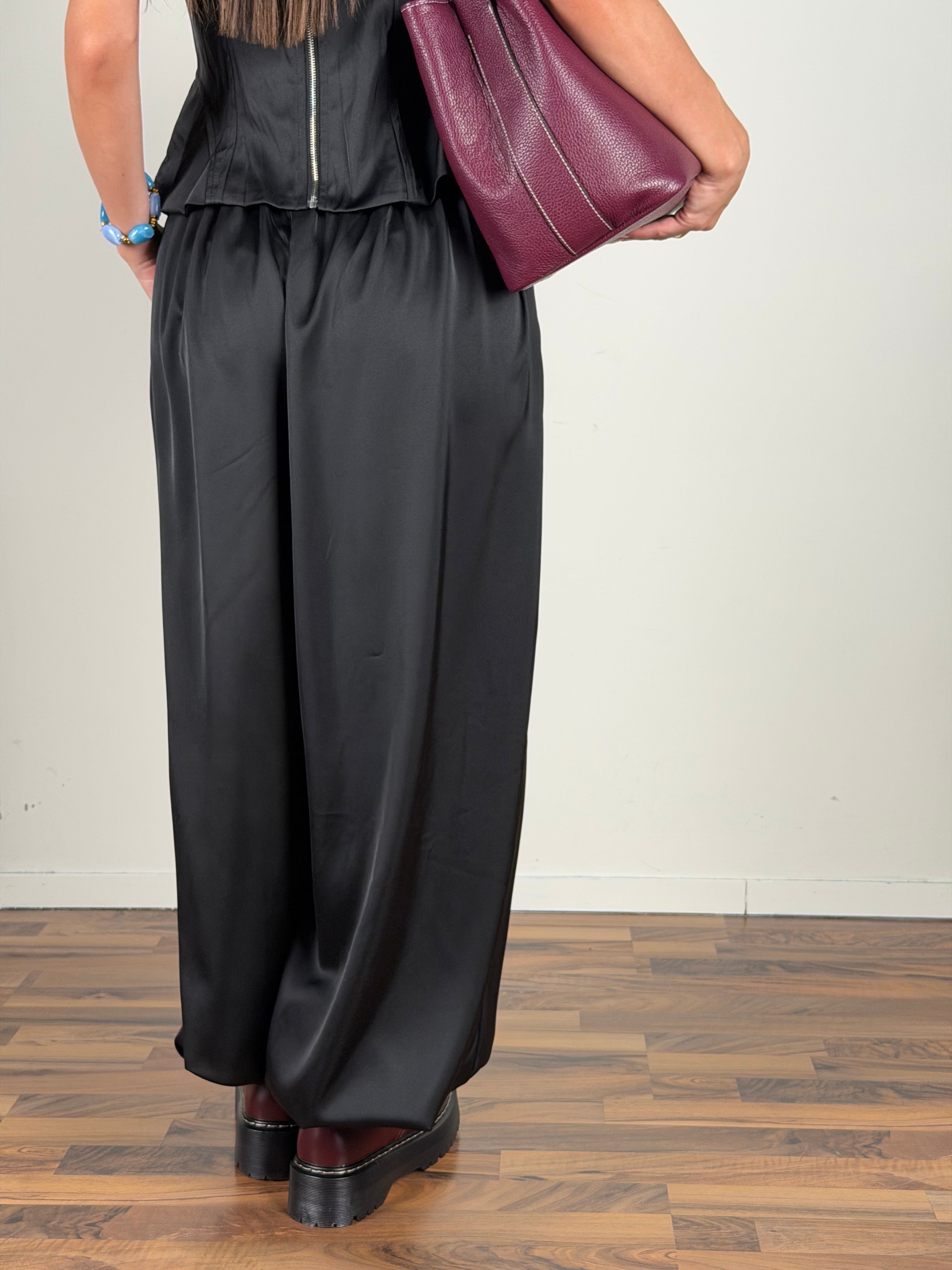 Completo premium Micaela nero