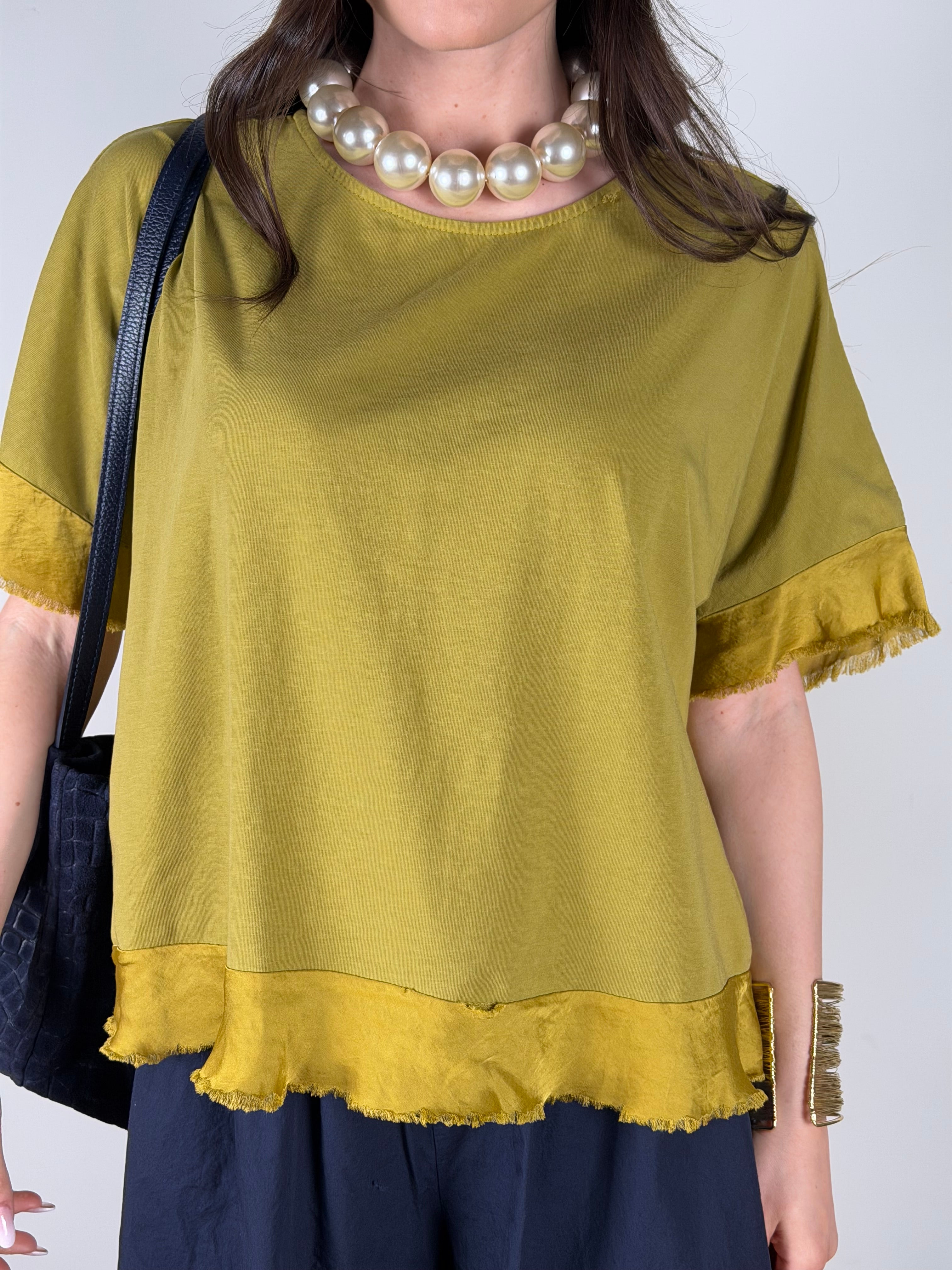 T-shirt bottoni retro verde