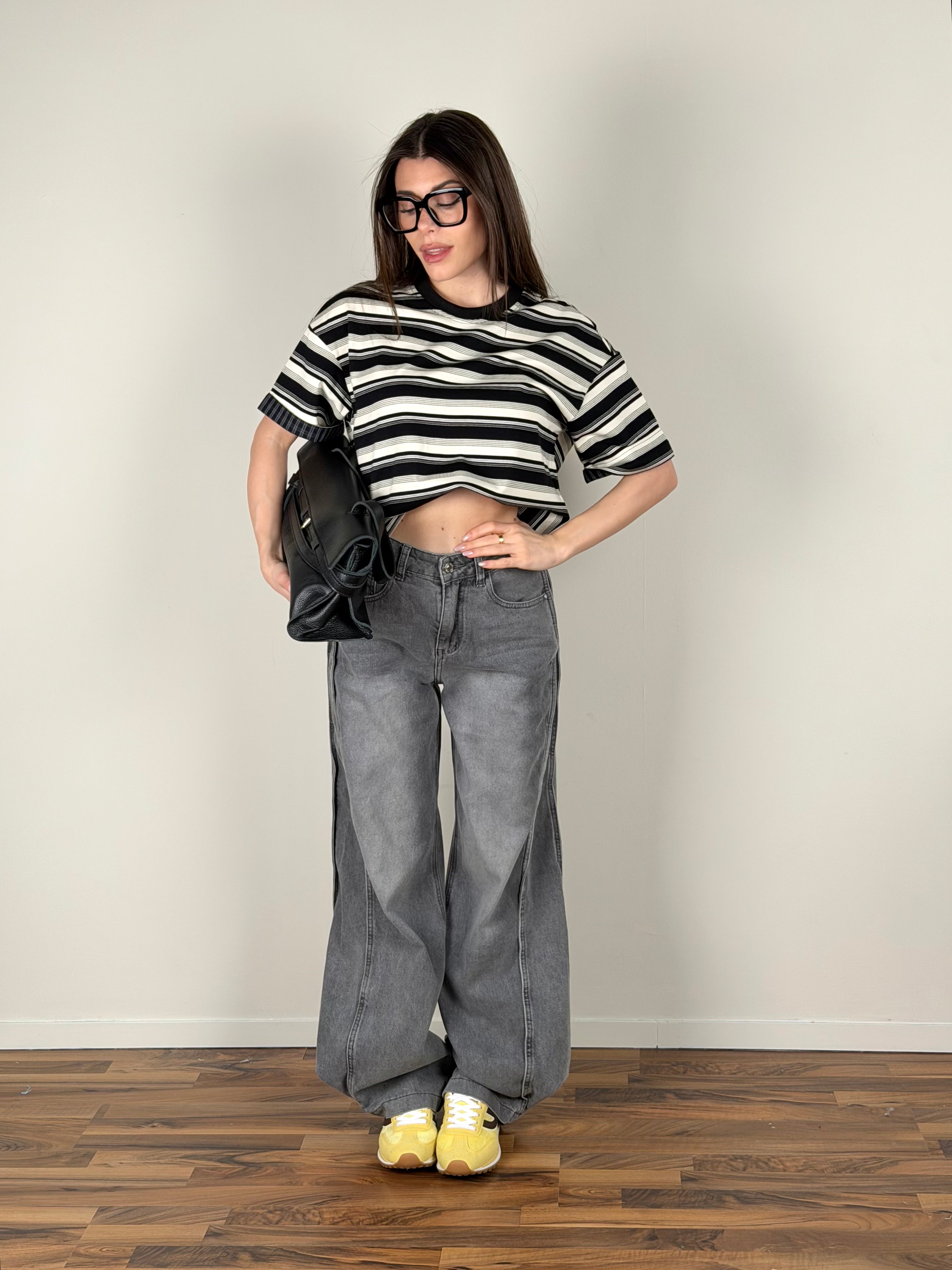 T-shirt rubacuori nera