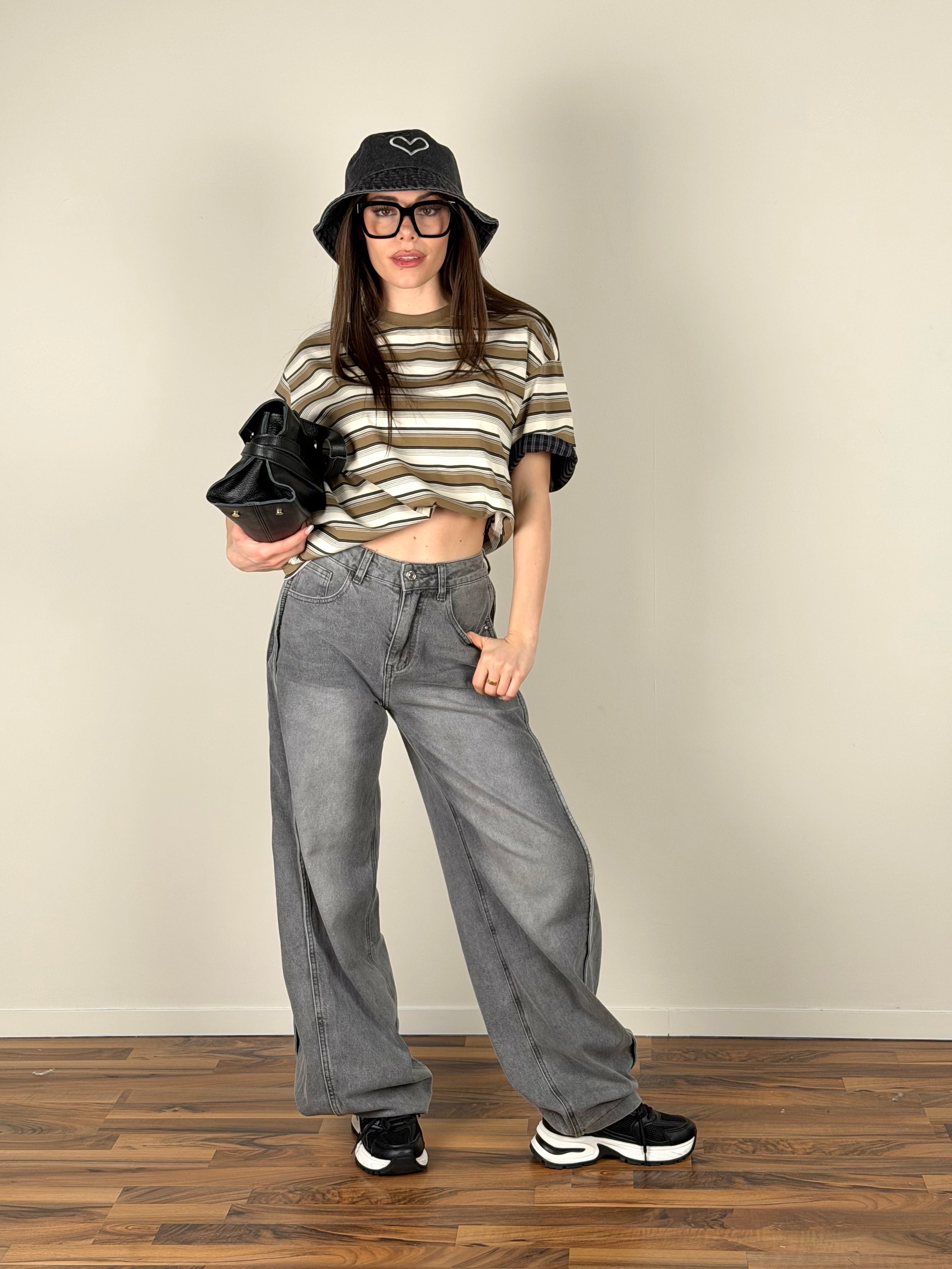 T-shirt rubacuori fango