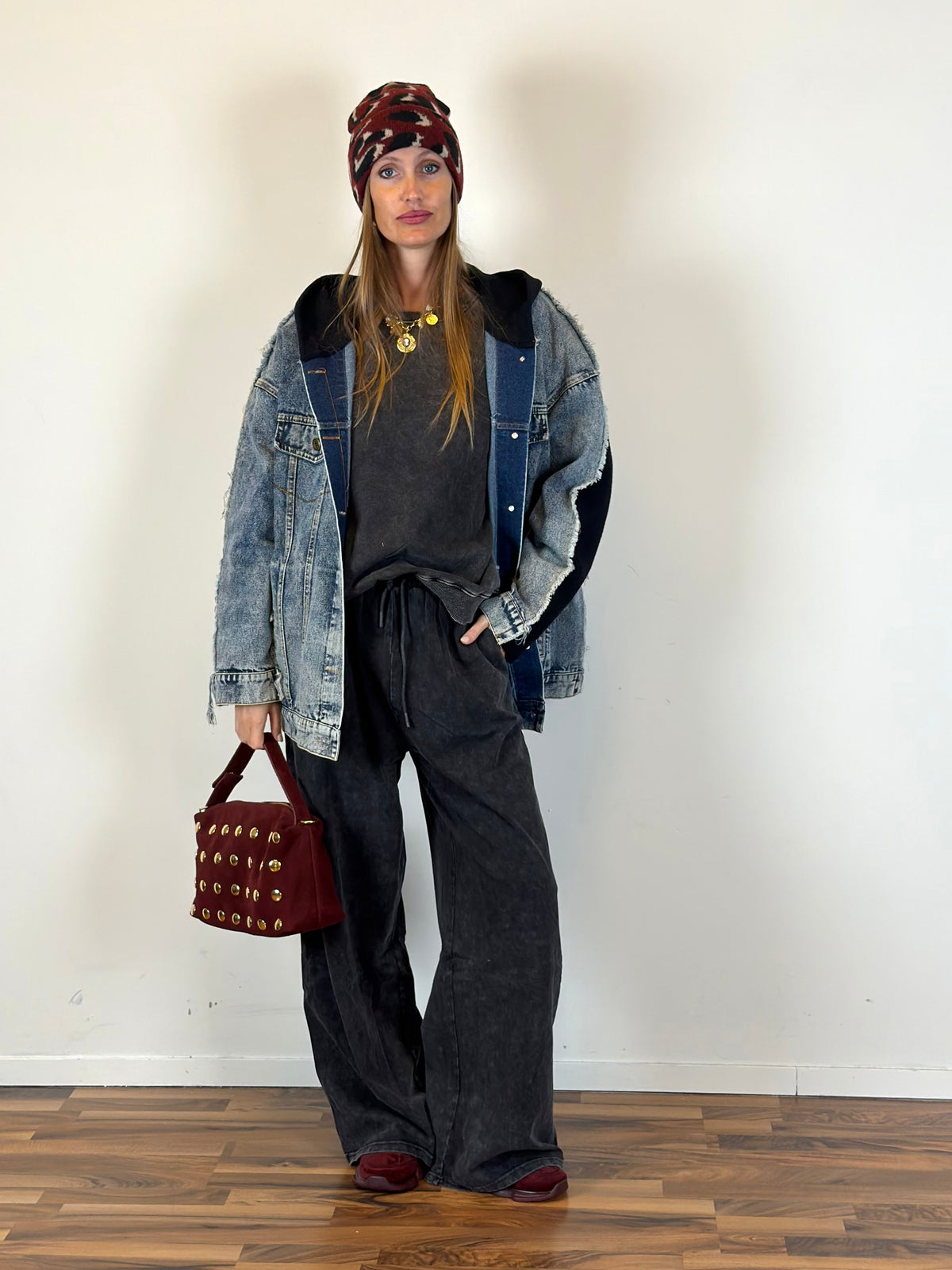 Giubbino jeans e maglia nero