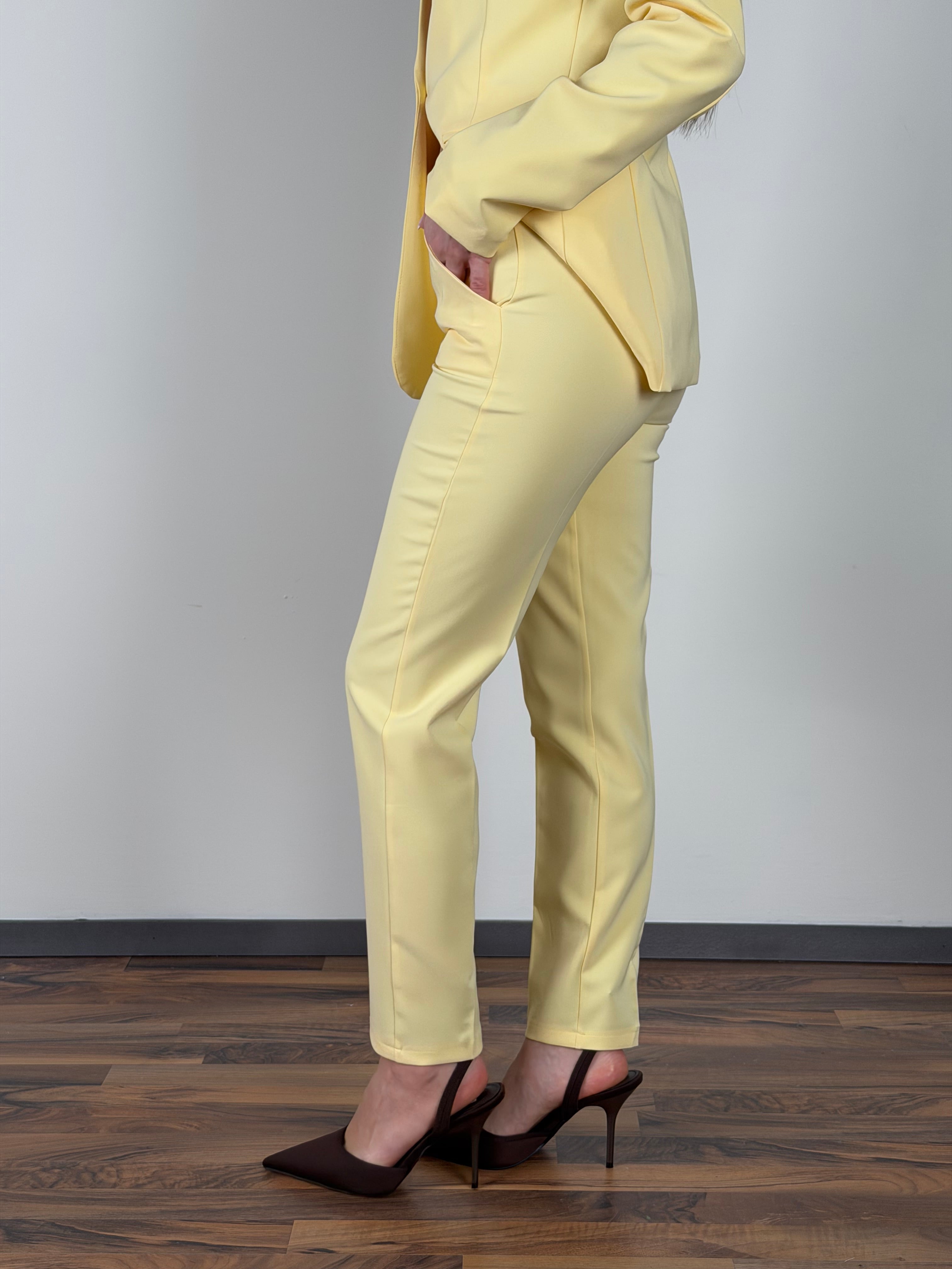 Completo Ashley giallo