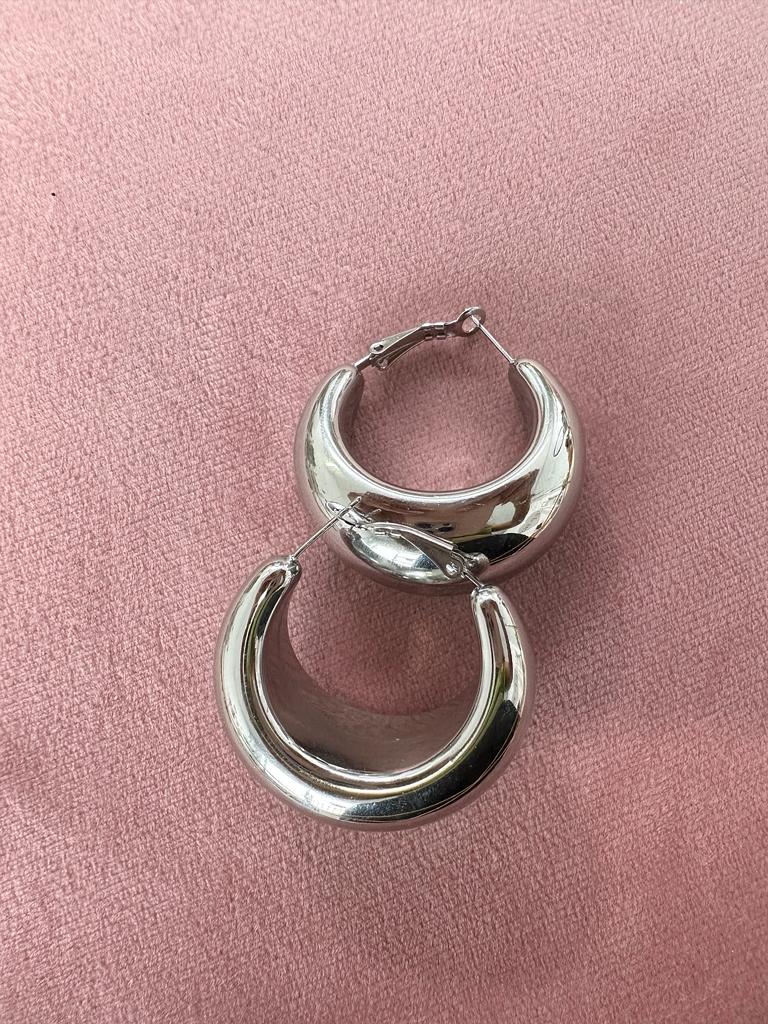 Orecchìni maxi cerchio luna bold