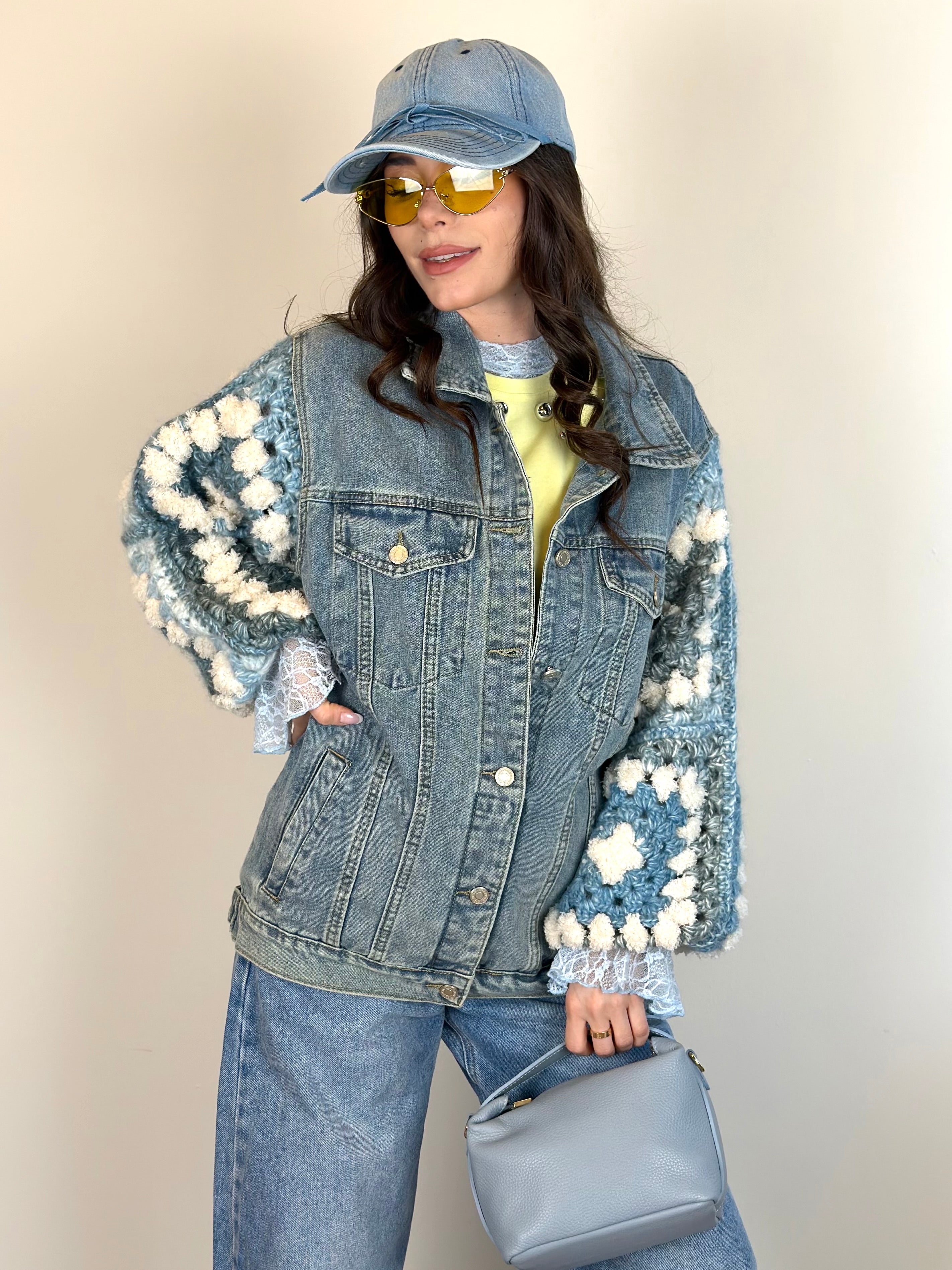 Giubbino maniche ricami colorati