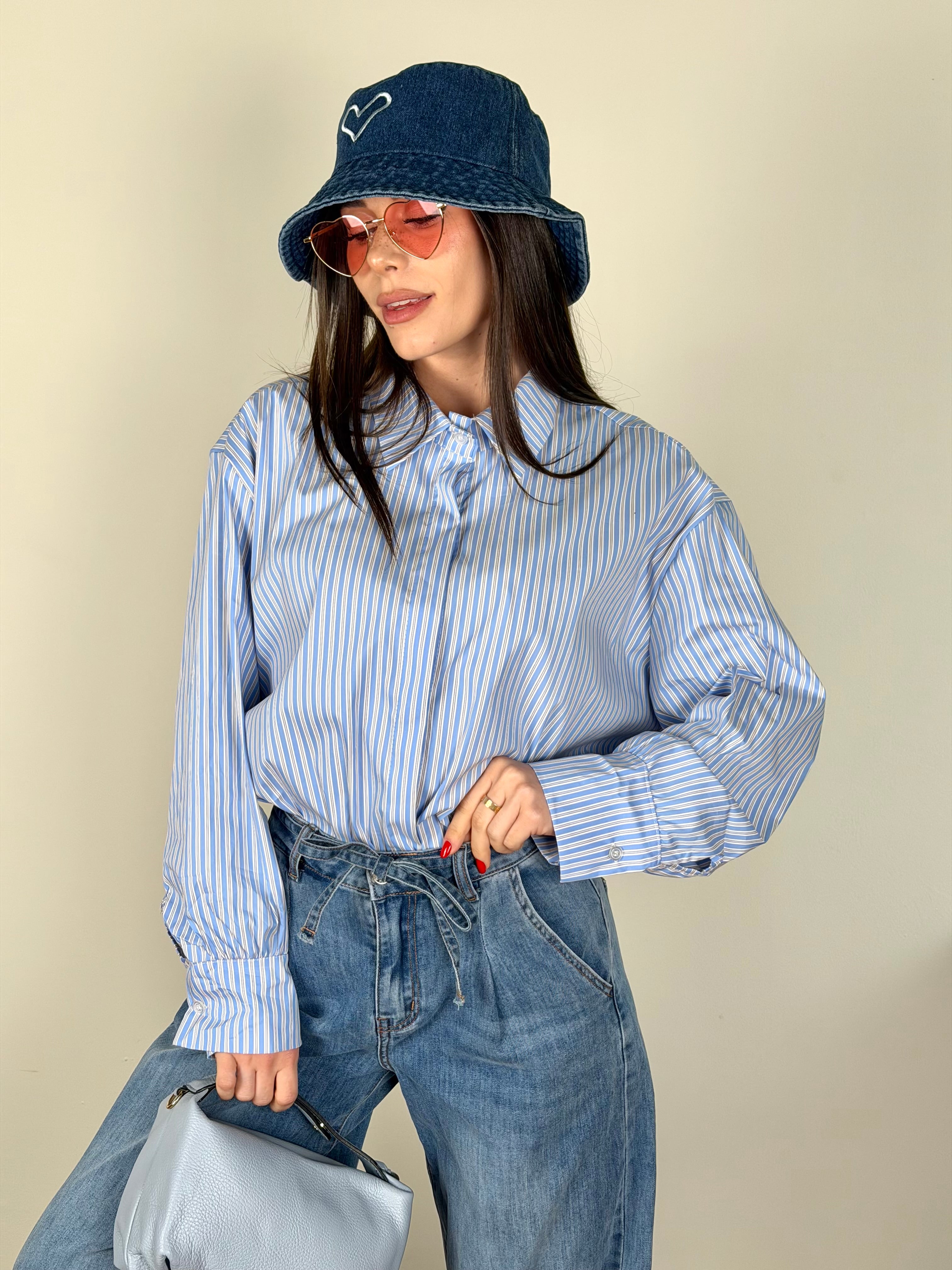 Camicia a righe celeste