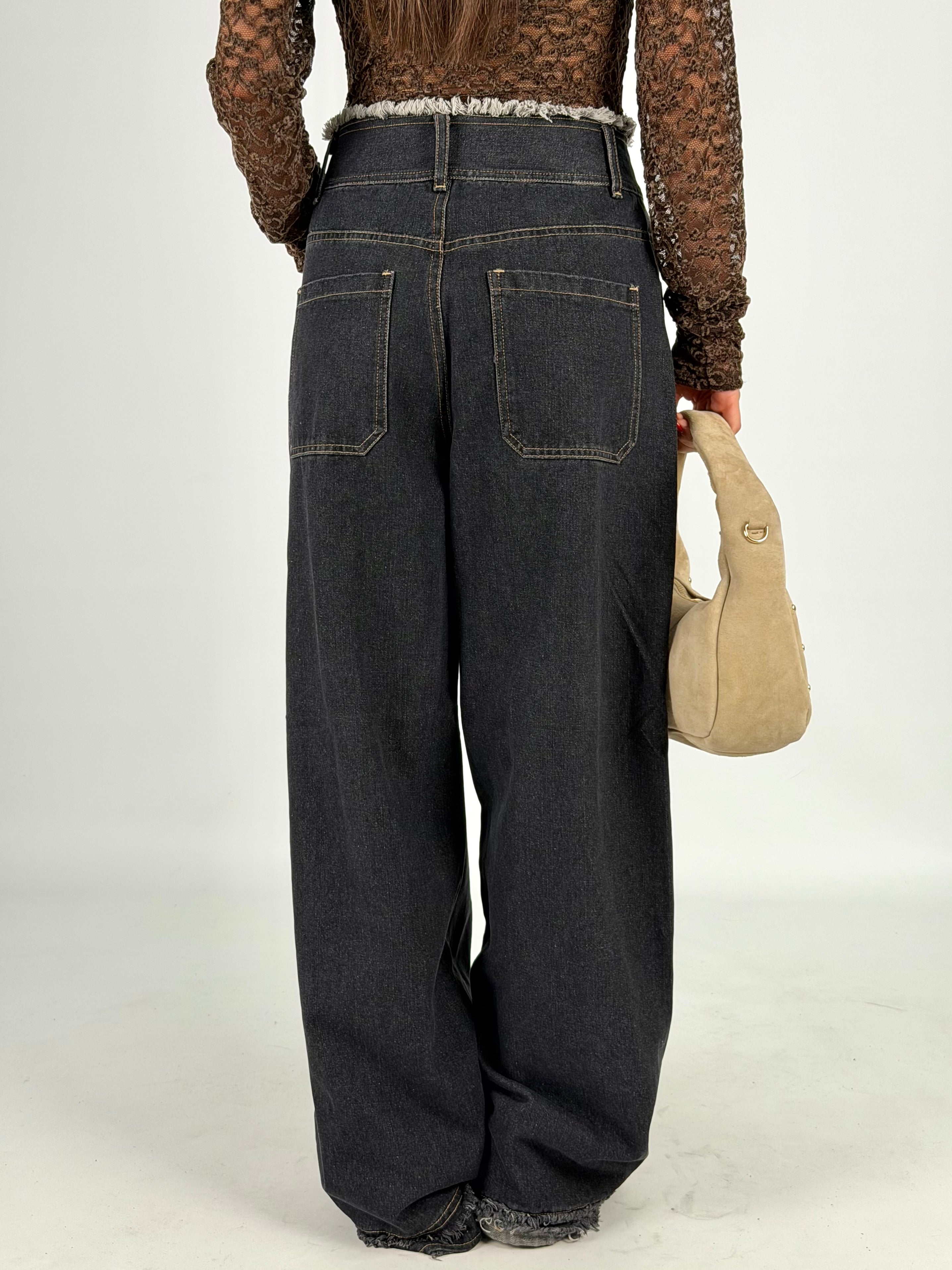 Jeans sfrangiatura in vita