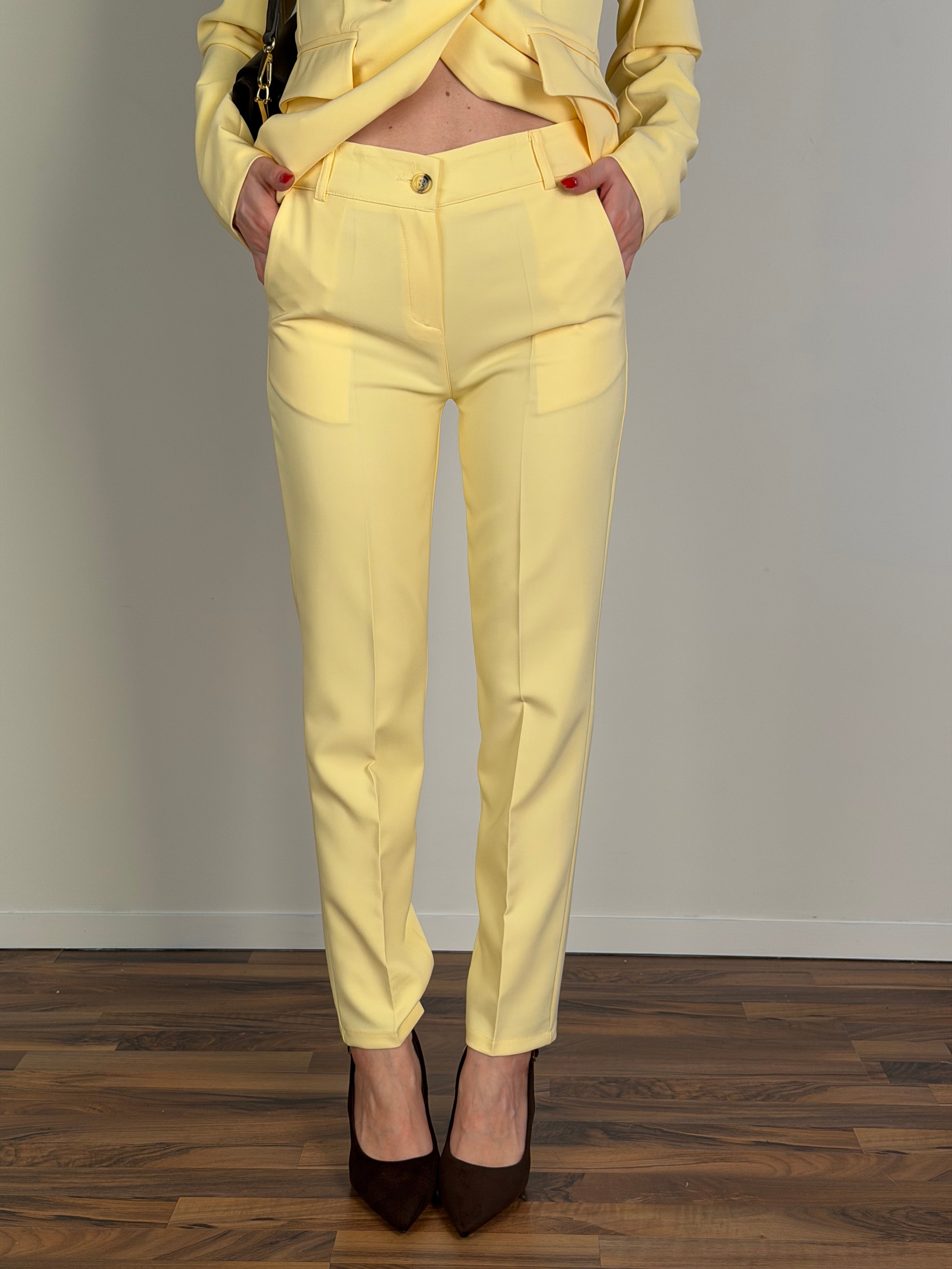 Completo Amy giallo