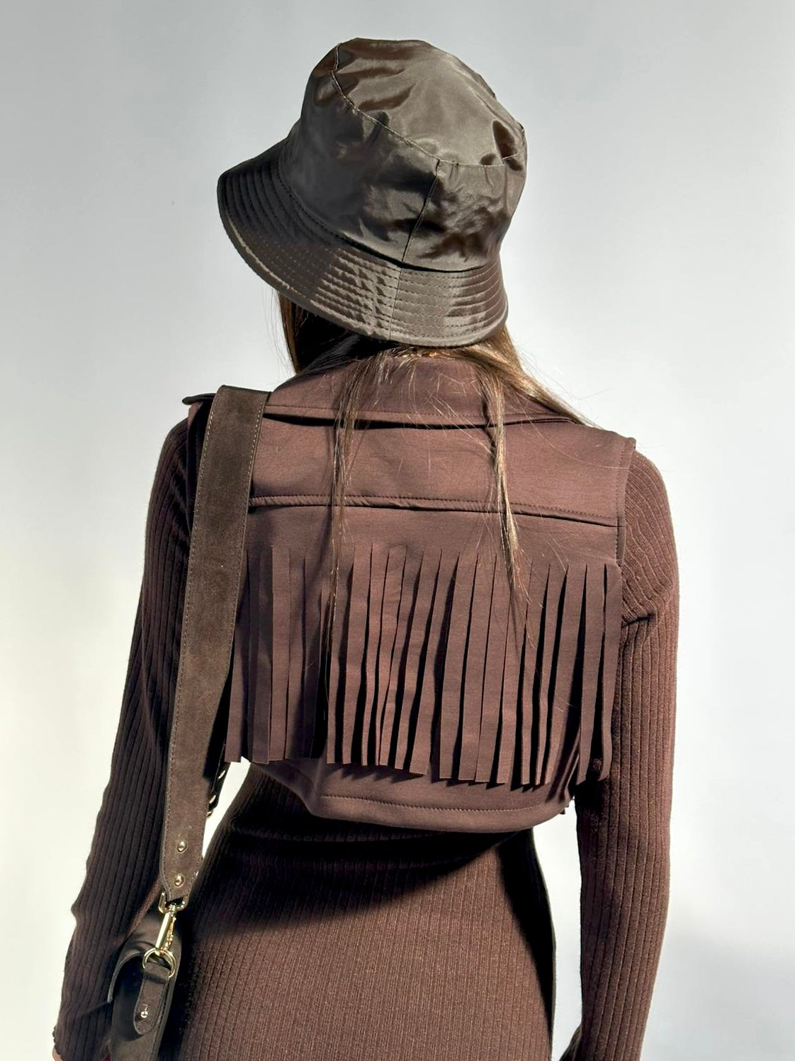 Abito + gilet frange marrone