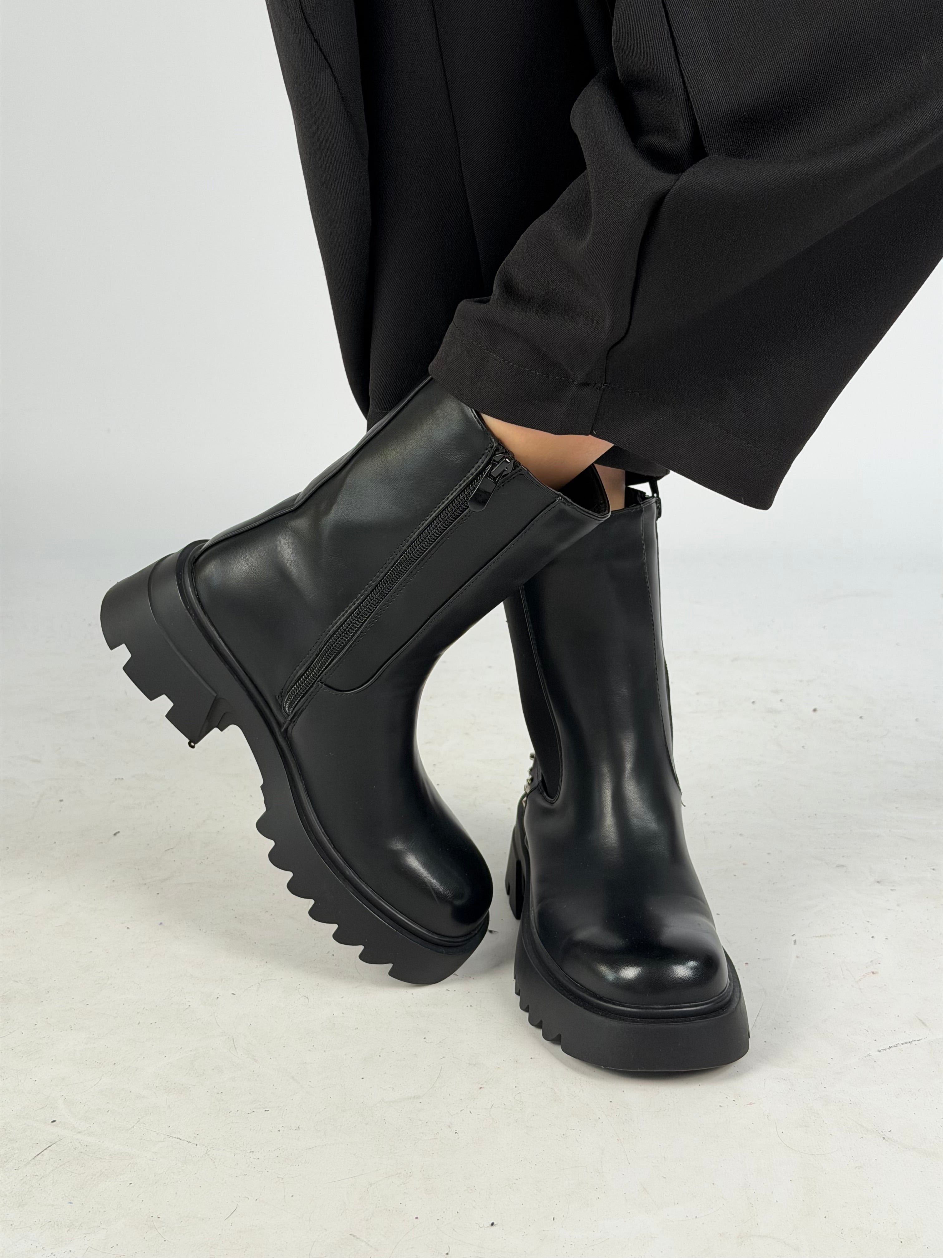 Anfibio borchie Nero