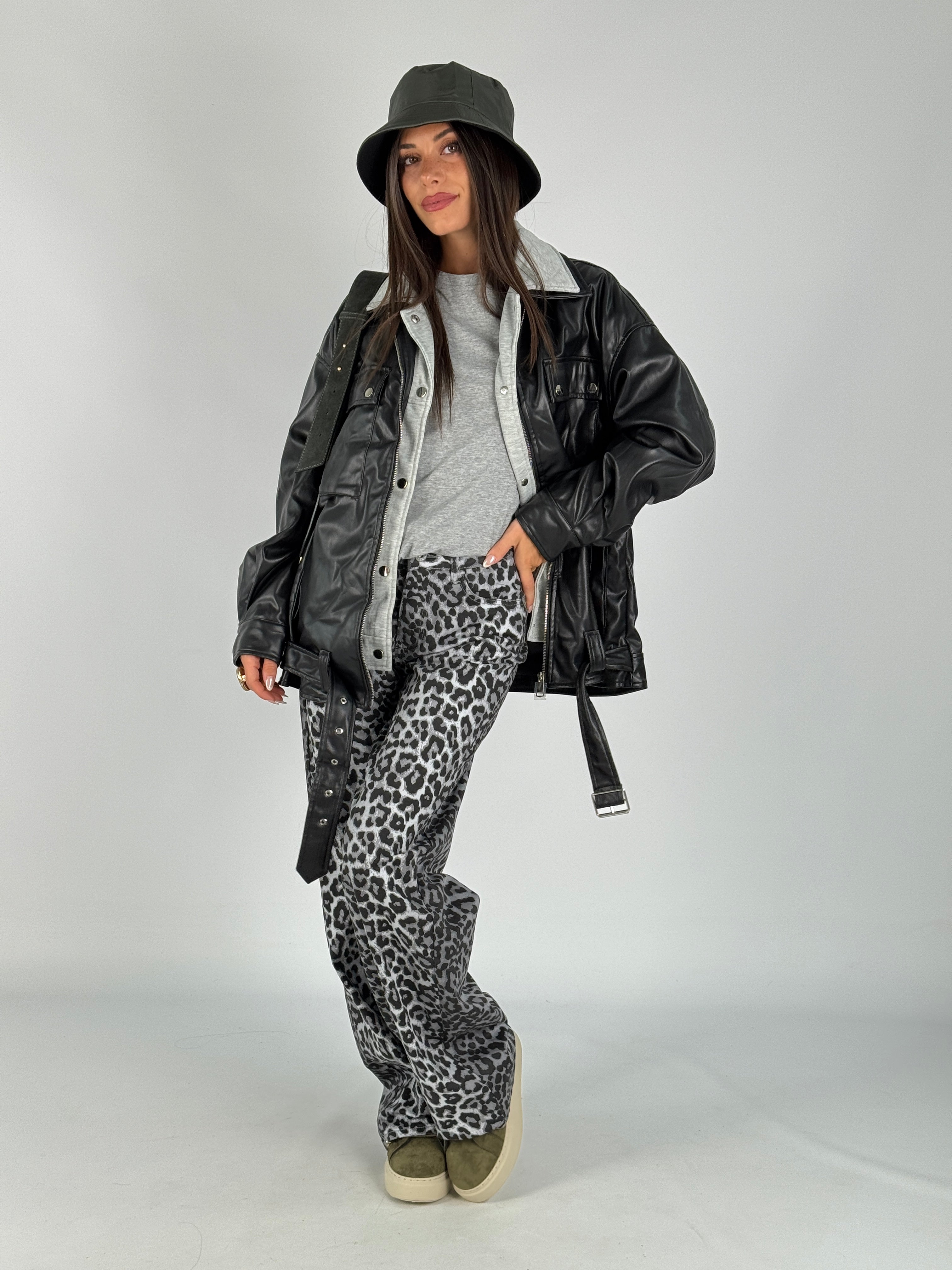 Giubbino ecopelle e felpa