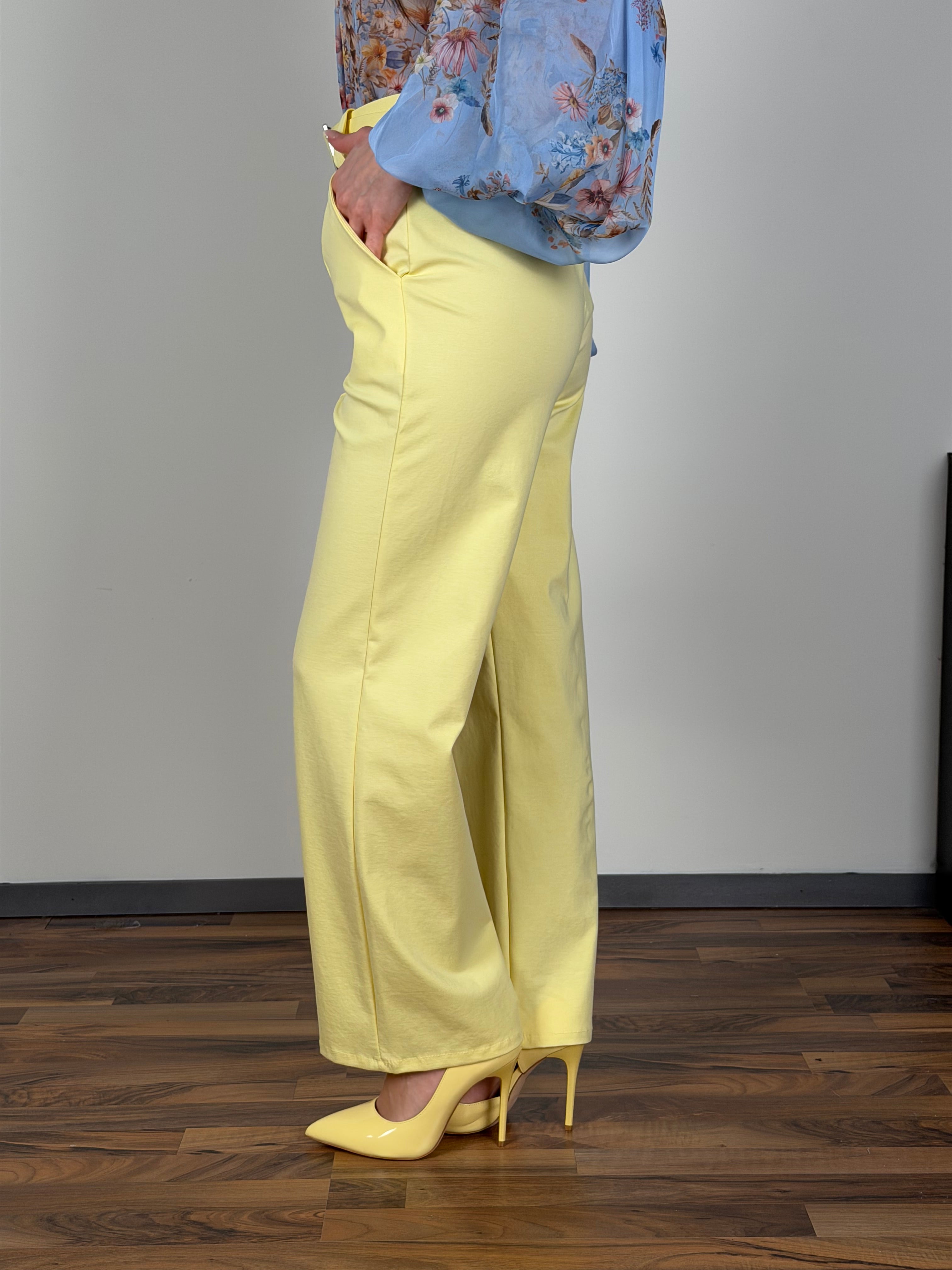 Pantalone maxi cintura gialla