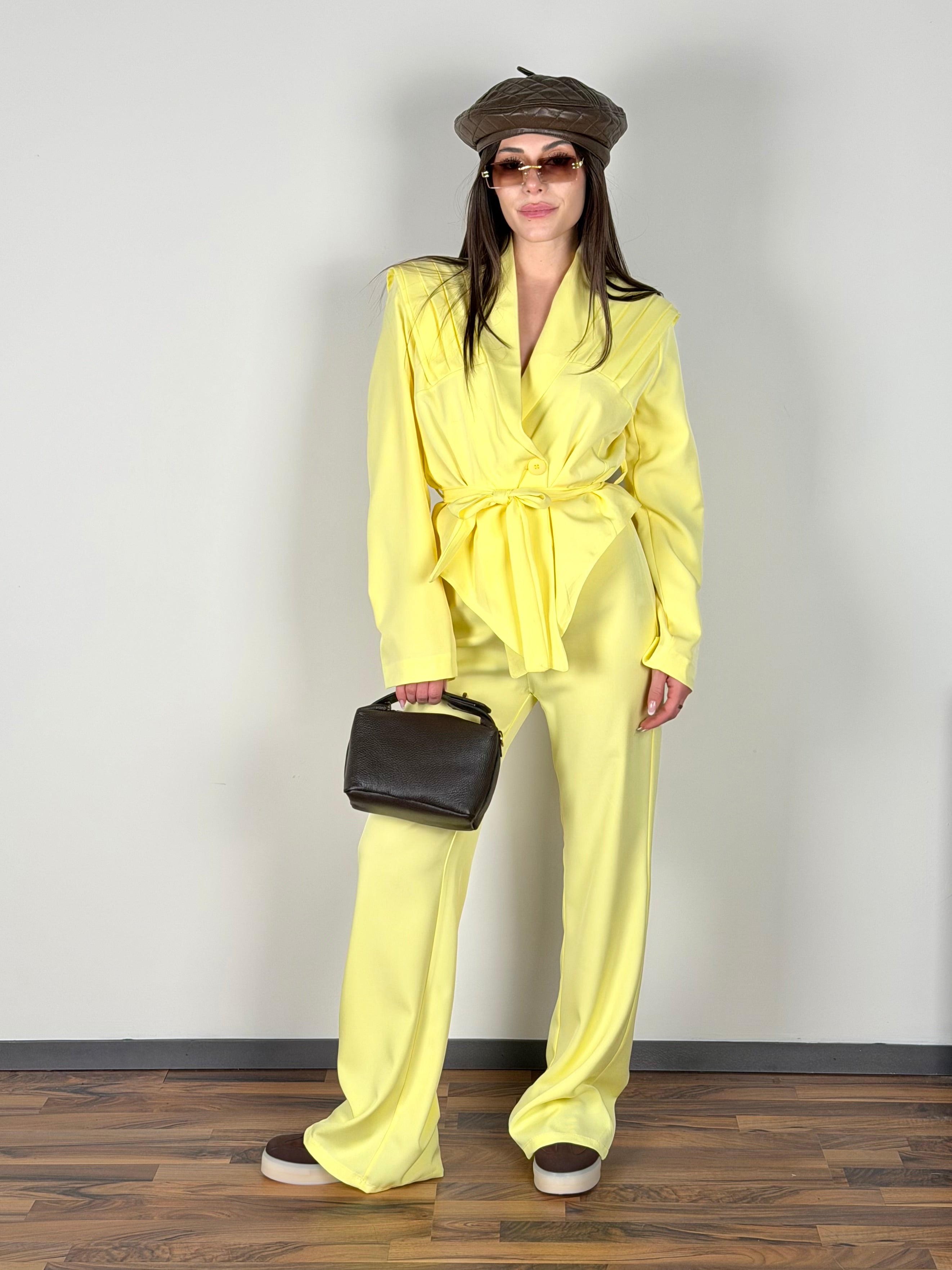 Completo Anya giallo