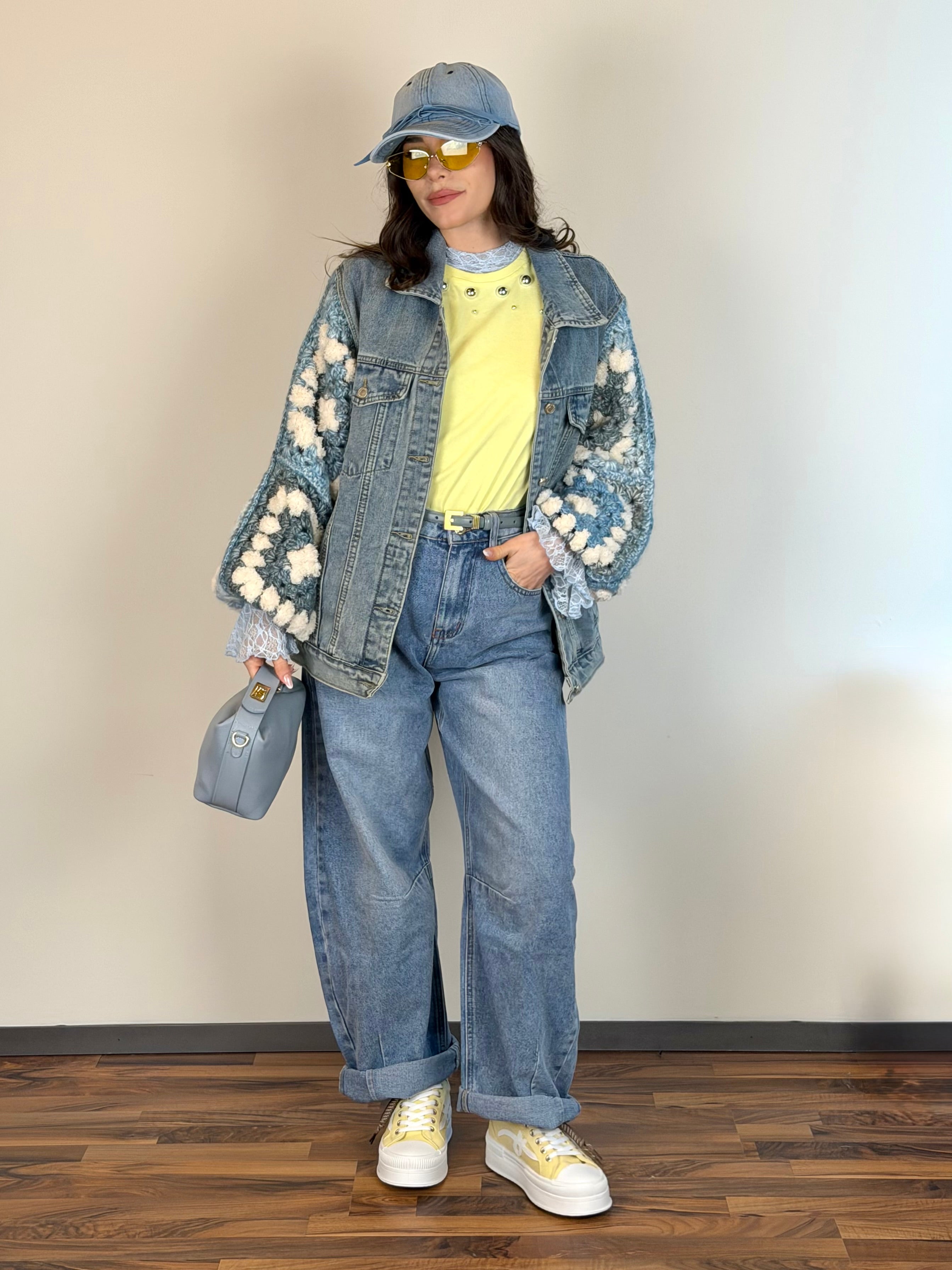 Giubbino maniche ricami colorati