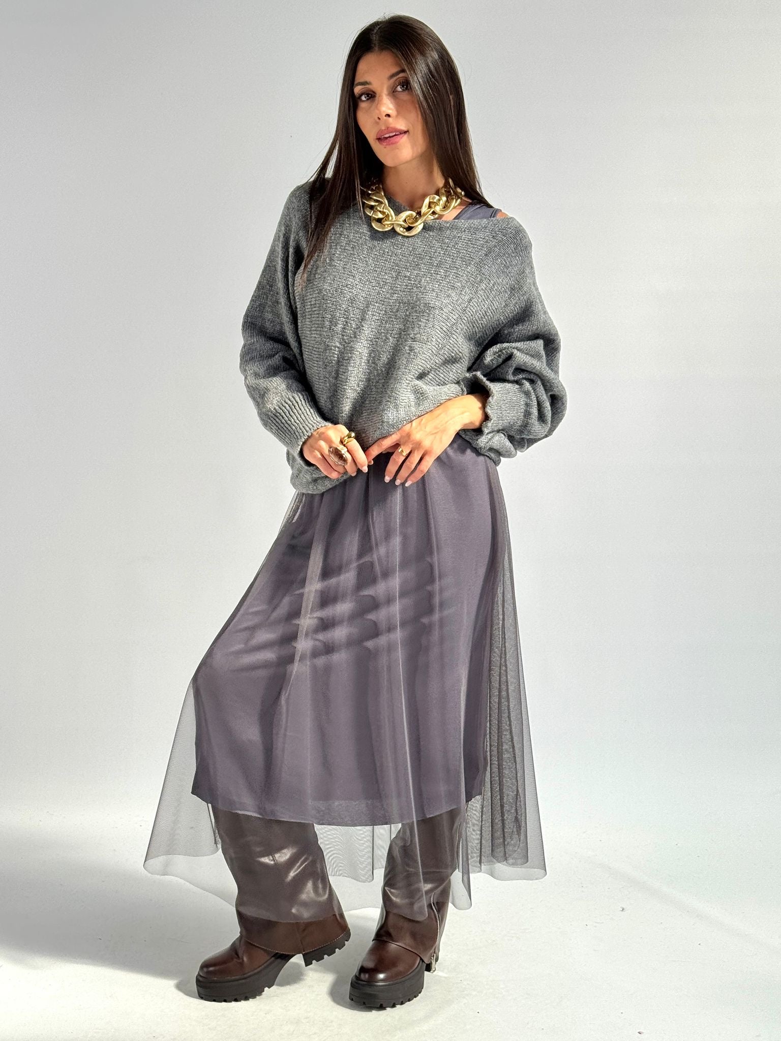 Abito tulle con maglioncino grigio