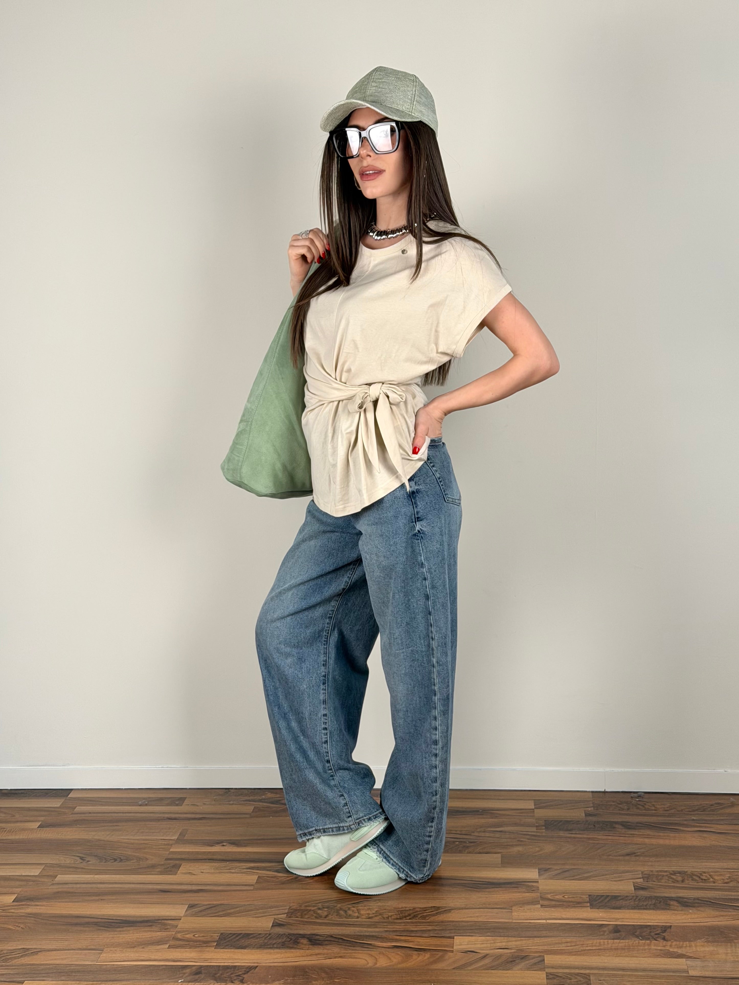 T-shirt nodino laterale beige