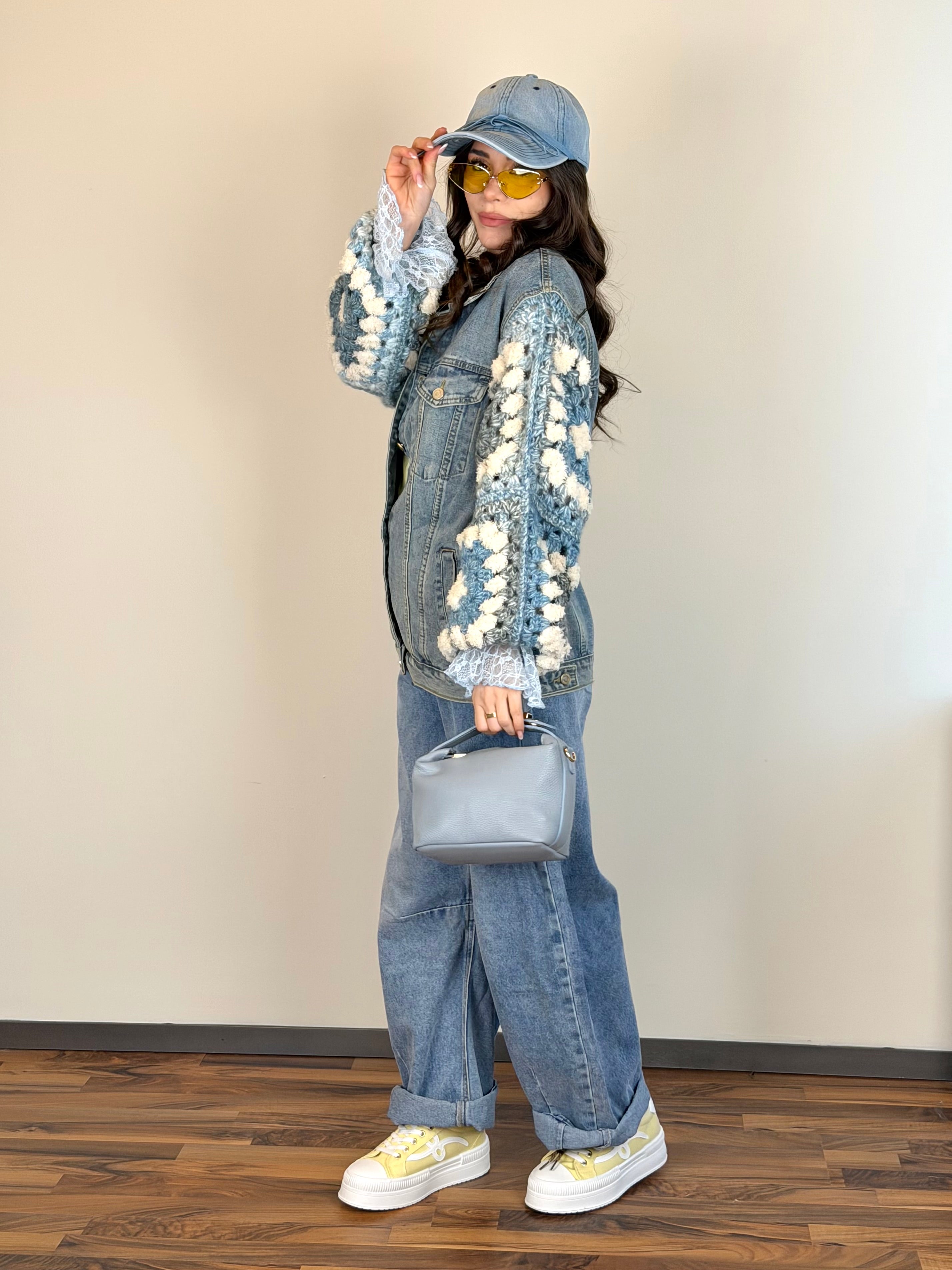 Giubbino maniche ricami colorati