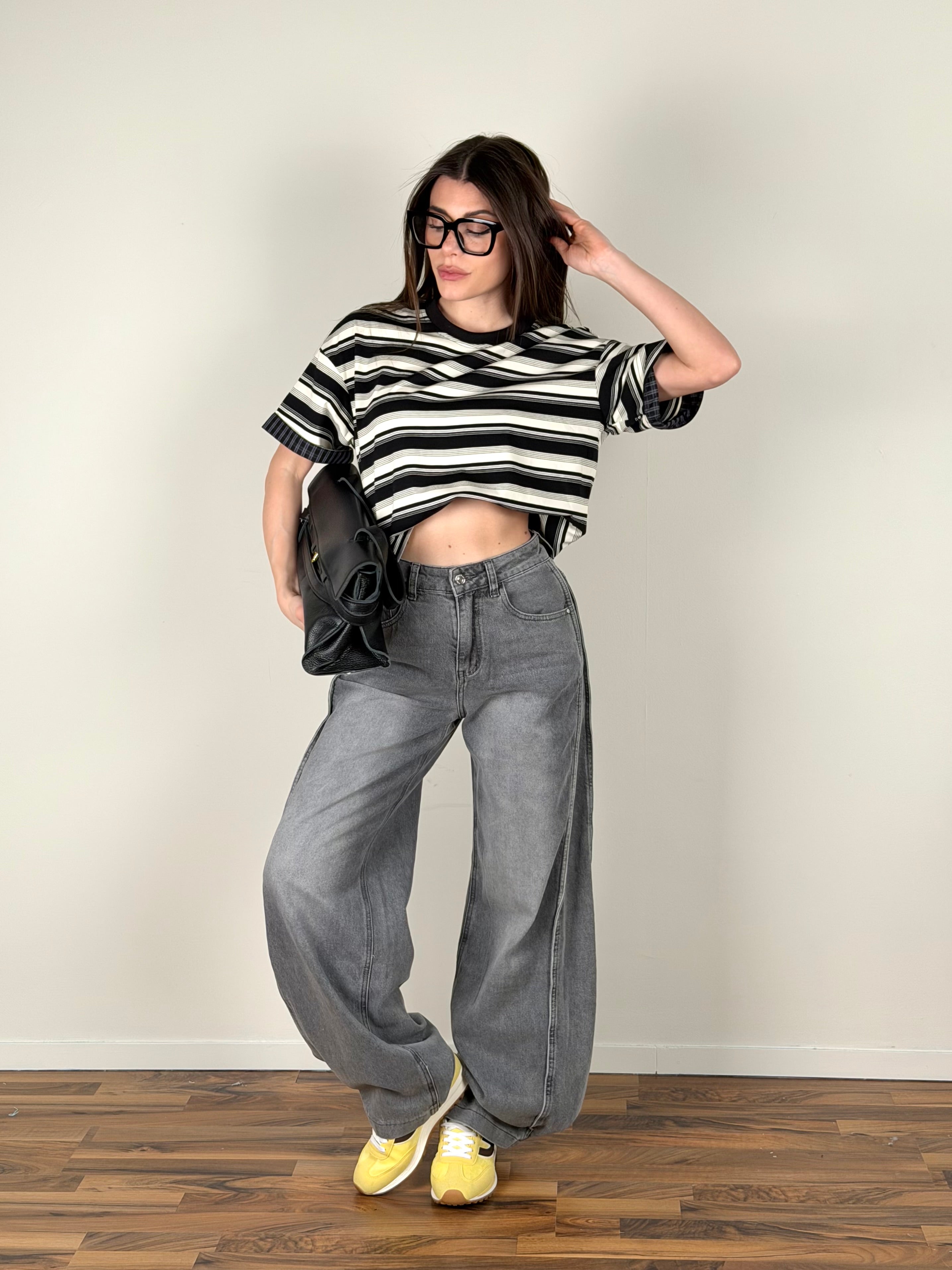 T-shirt rubacuori nera