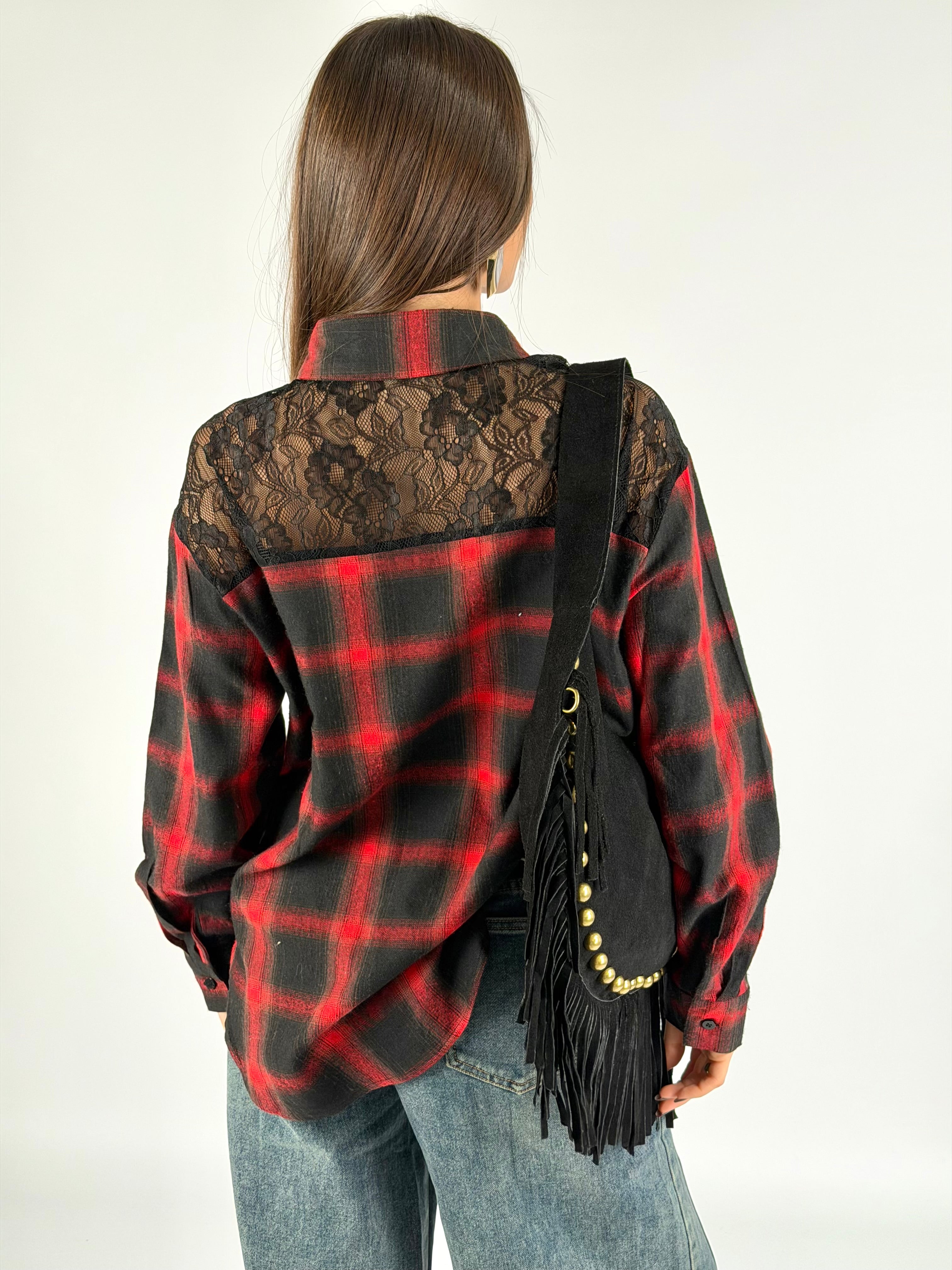 Camicia a quadri rossa e nera