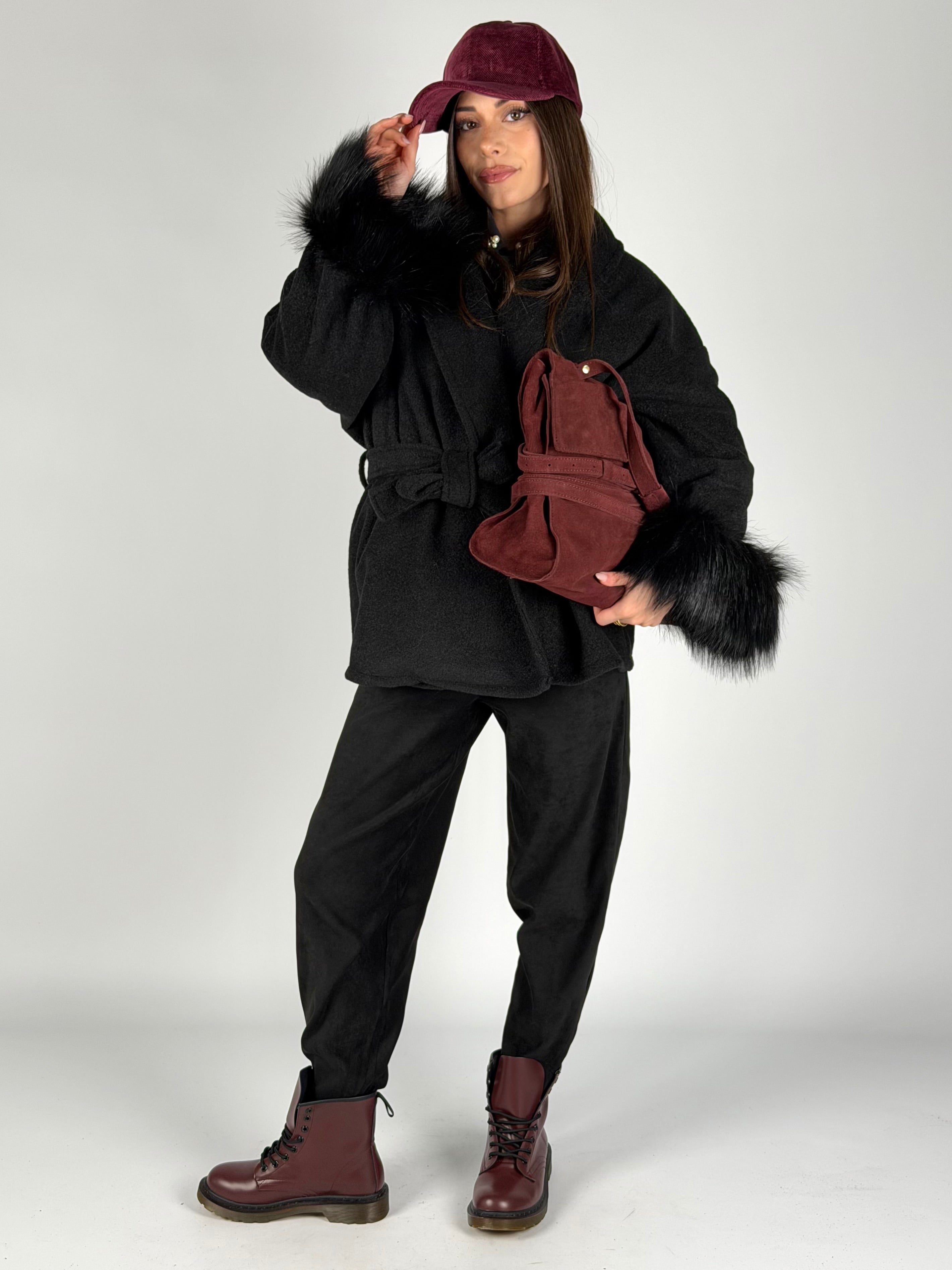 Cappotto maniche pelliccia nero