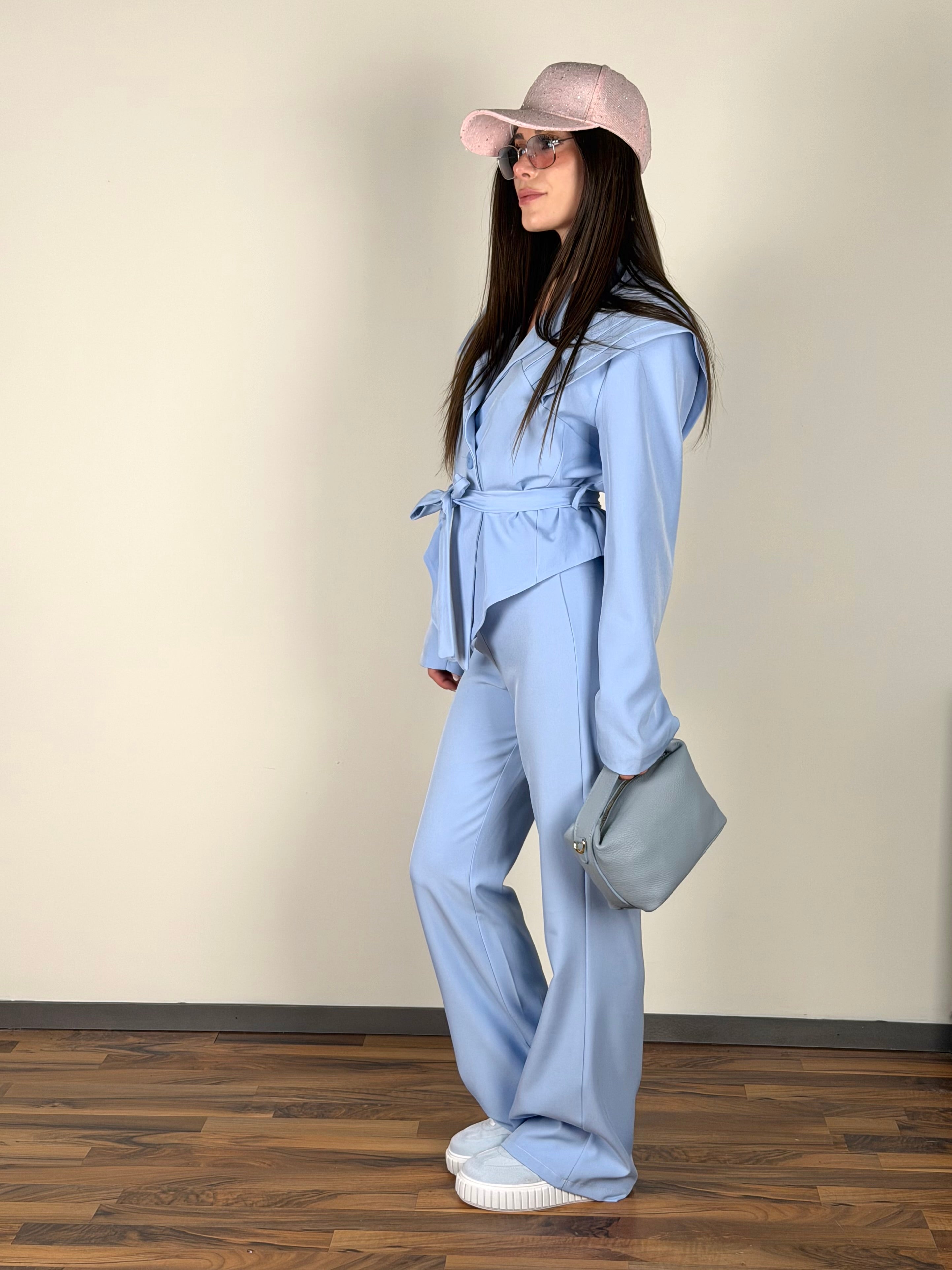 Completo Anya celeste