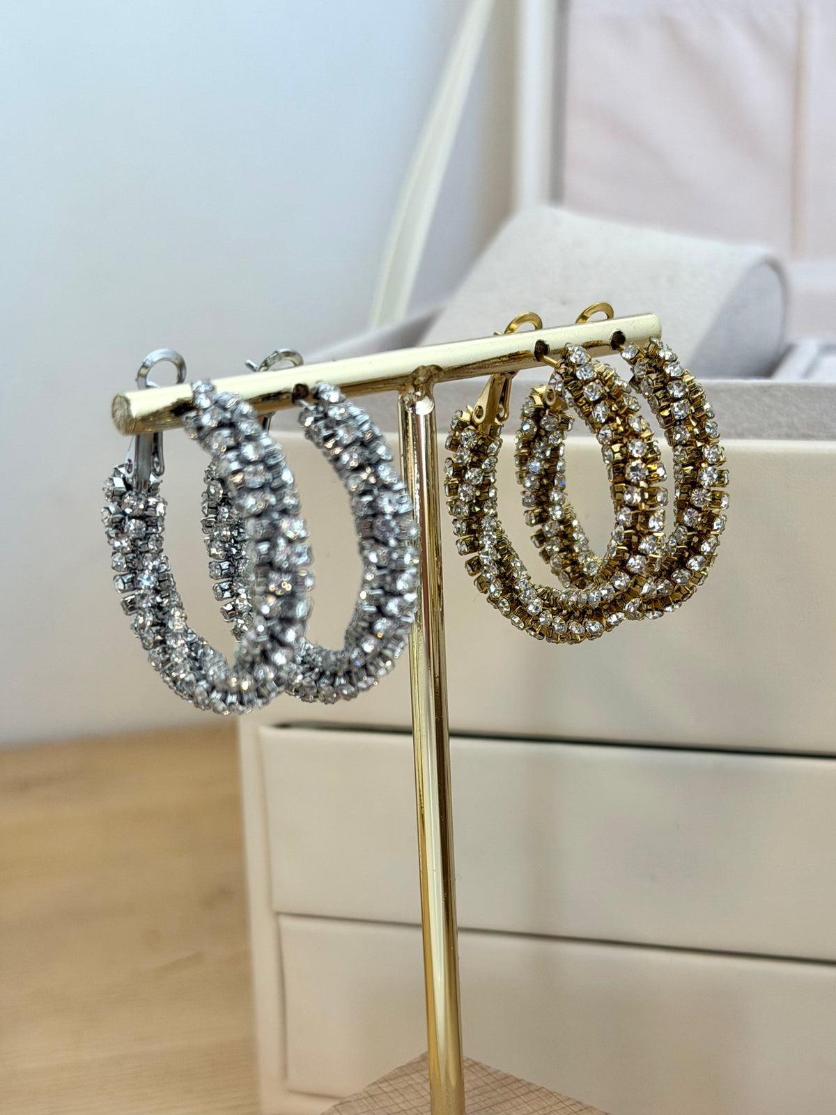 Orecchini cerchio spirale - collezione diamond
