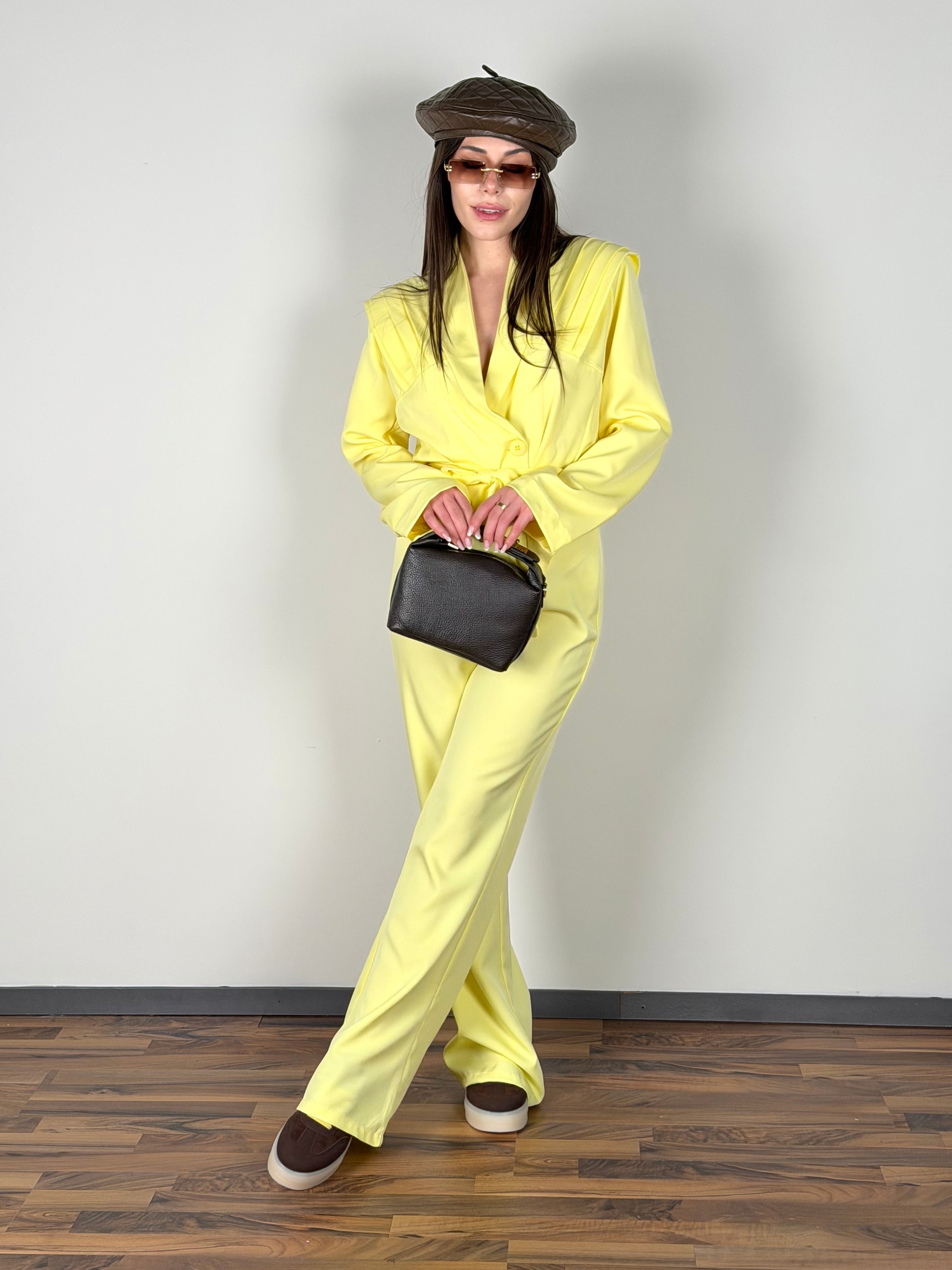 Completo Anya giallo