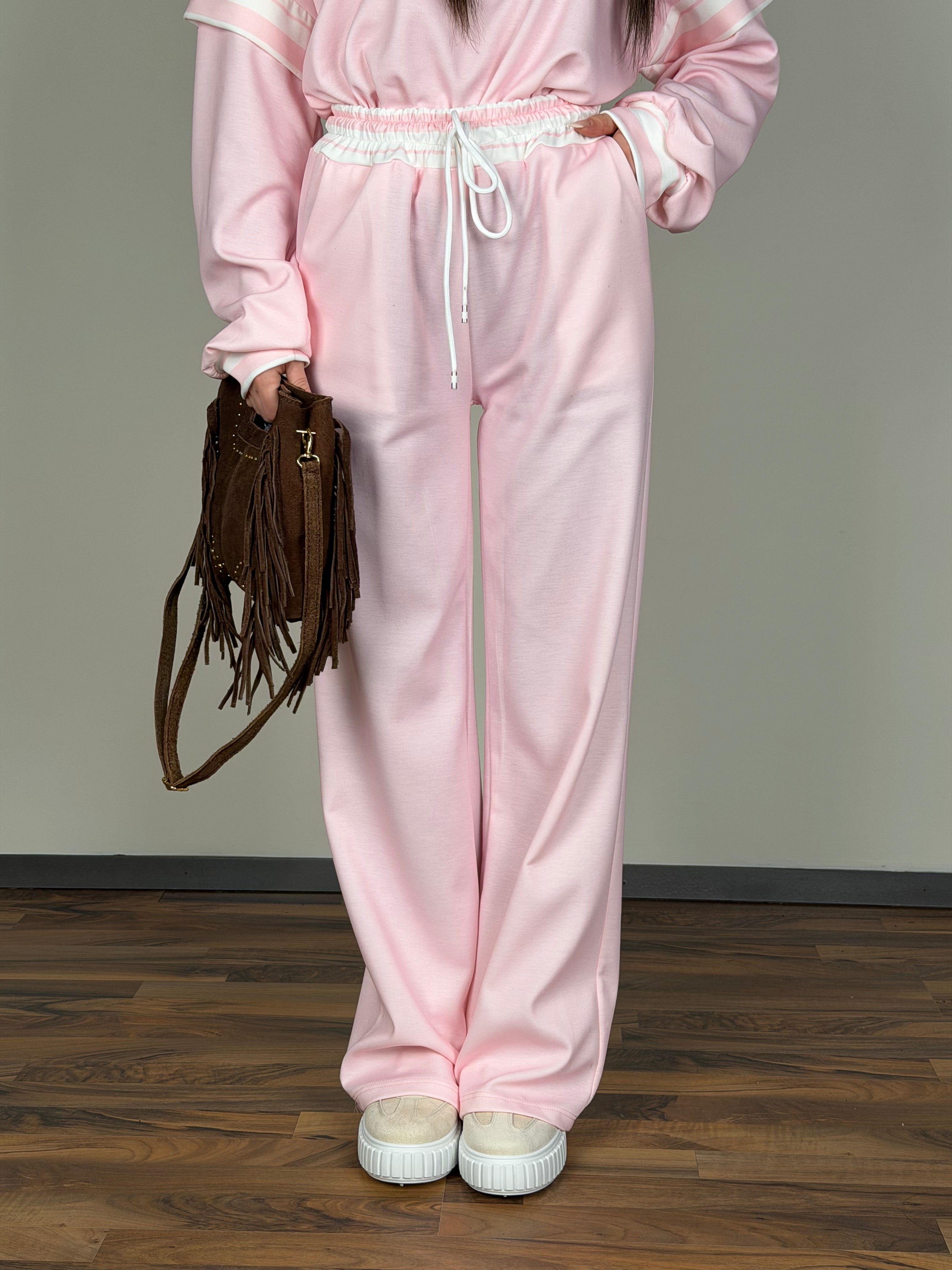 Tuta sportiva adi rosa