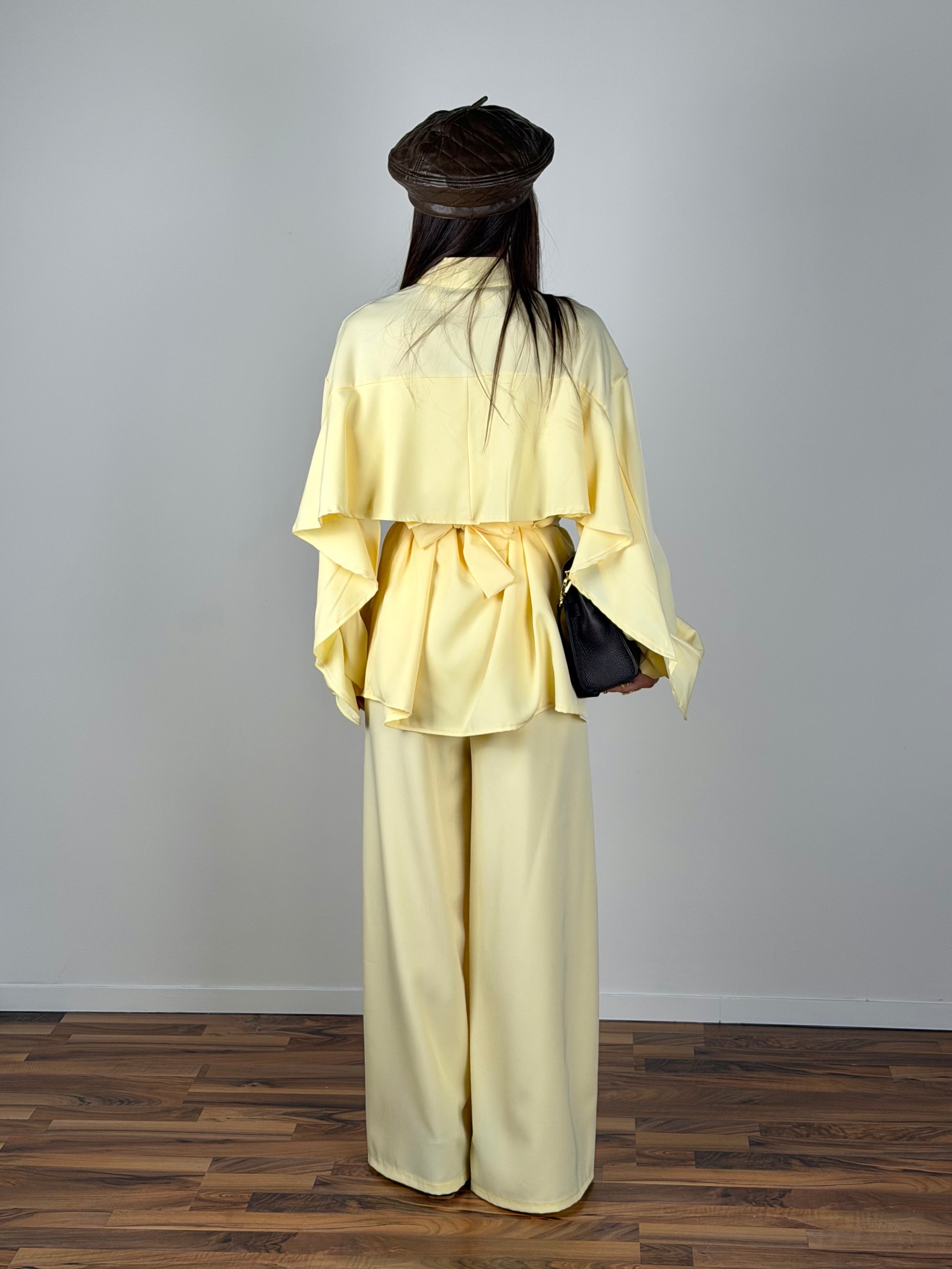 Completo Tokyo giallo