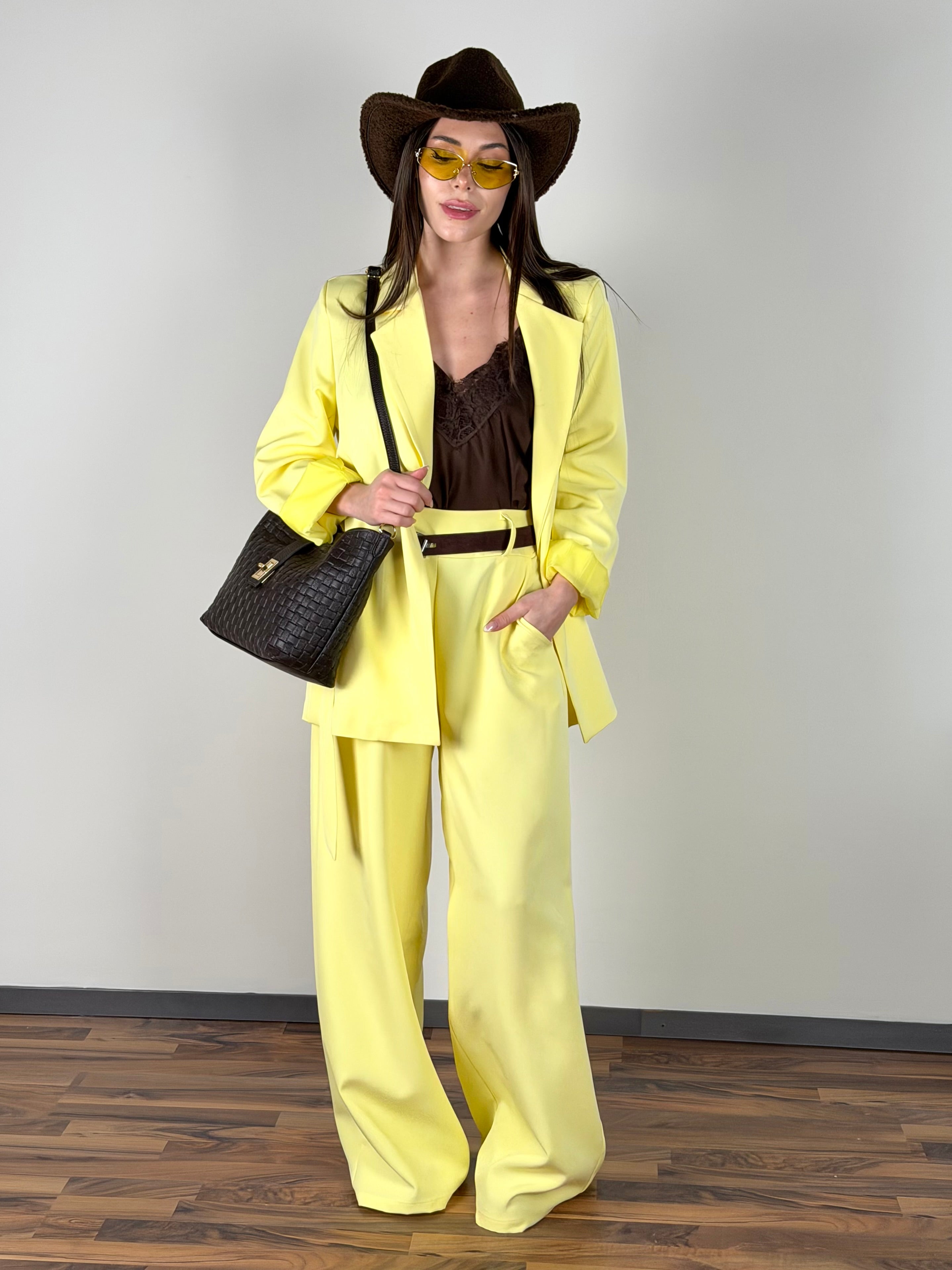 Completo fiocco giallo