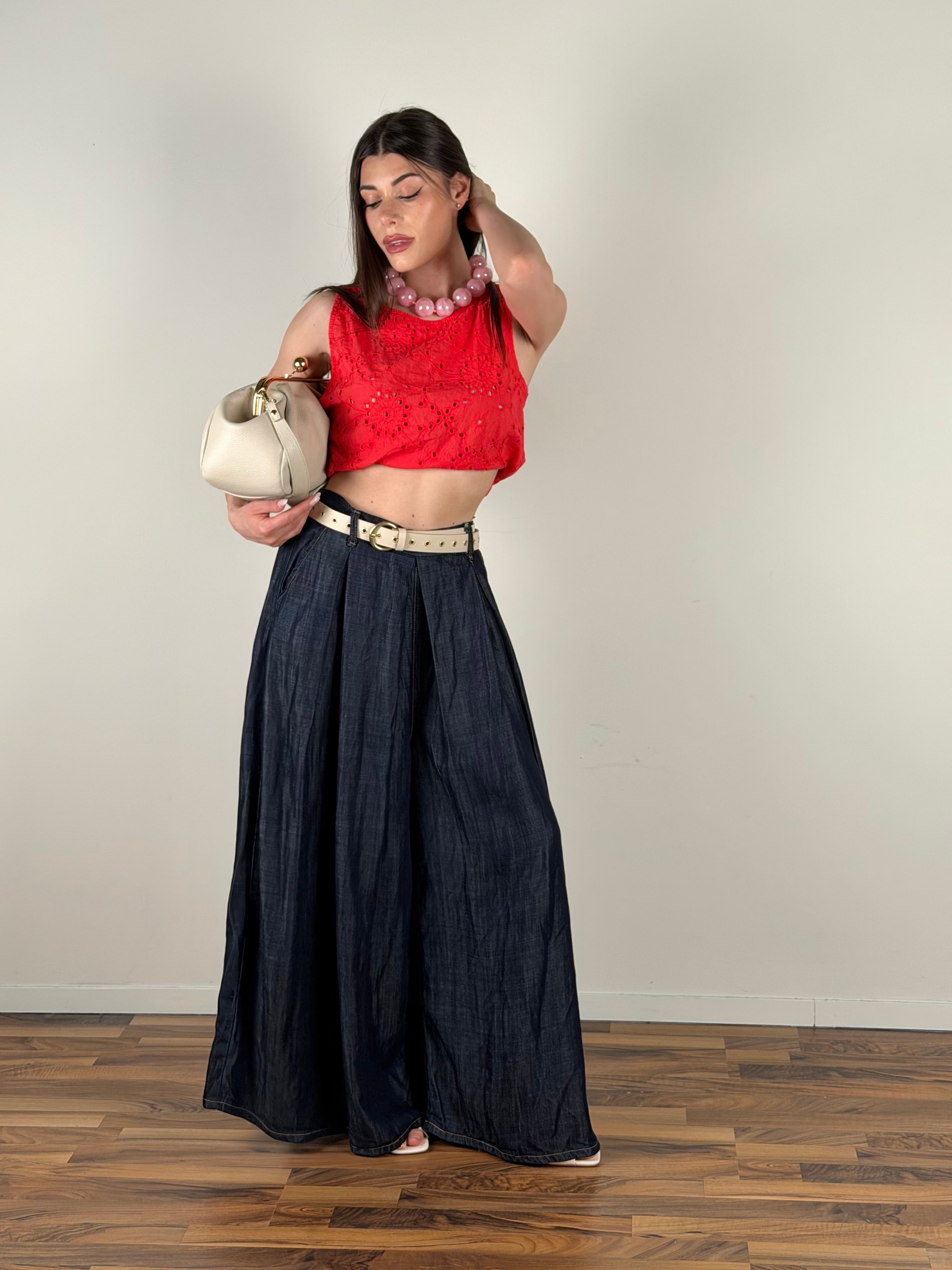 Top Priscilla corallo