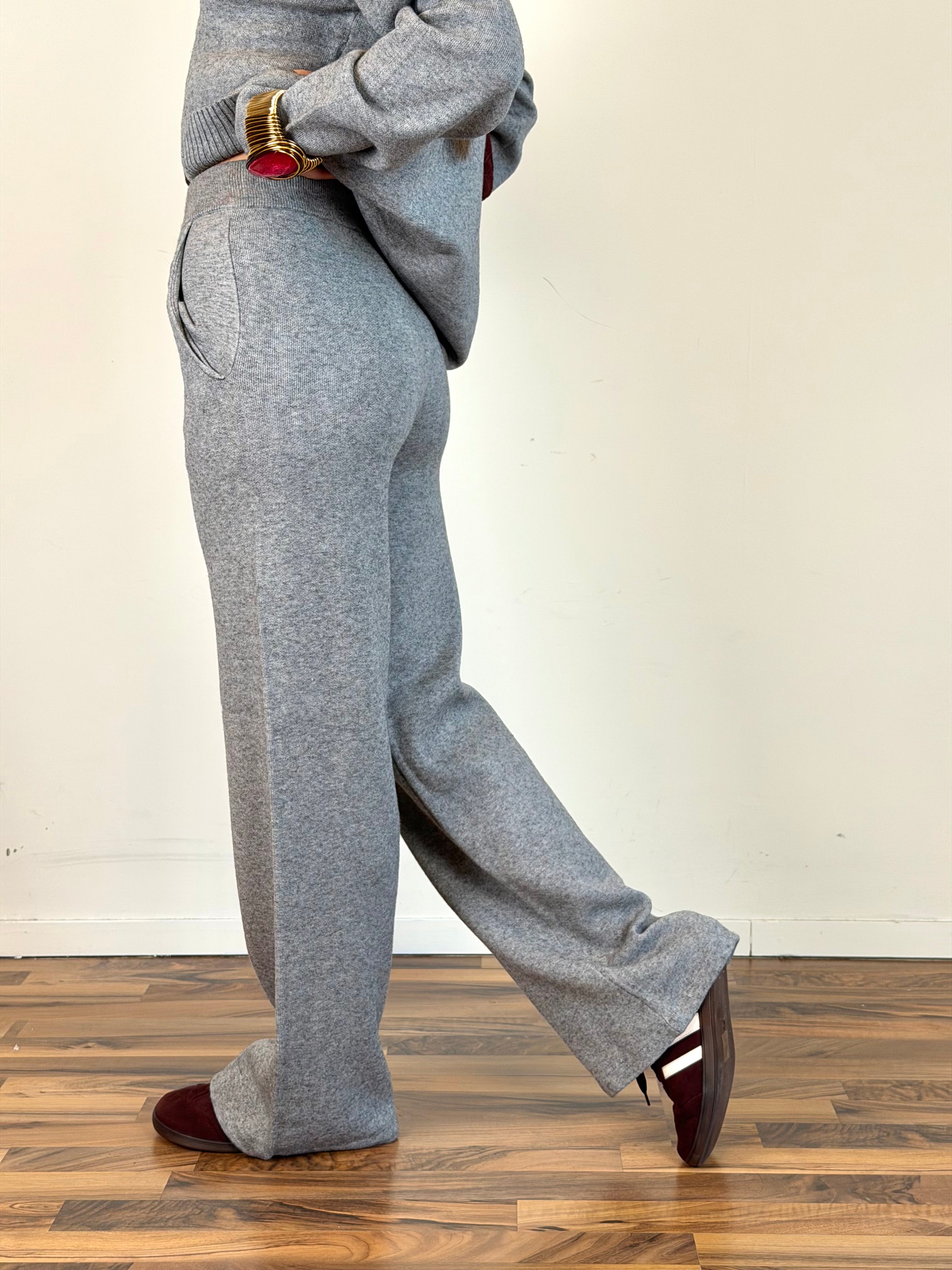 Tuta tasche grigio