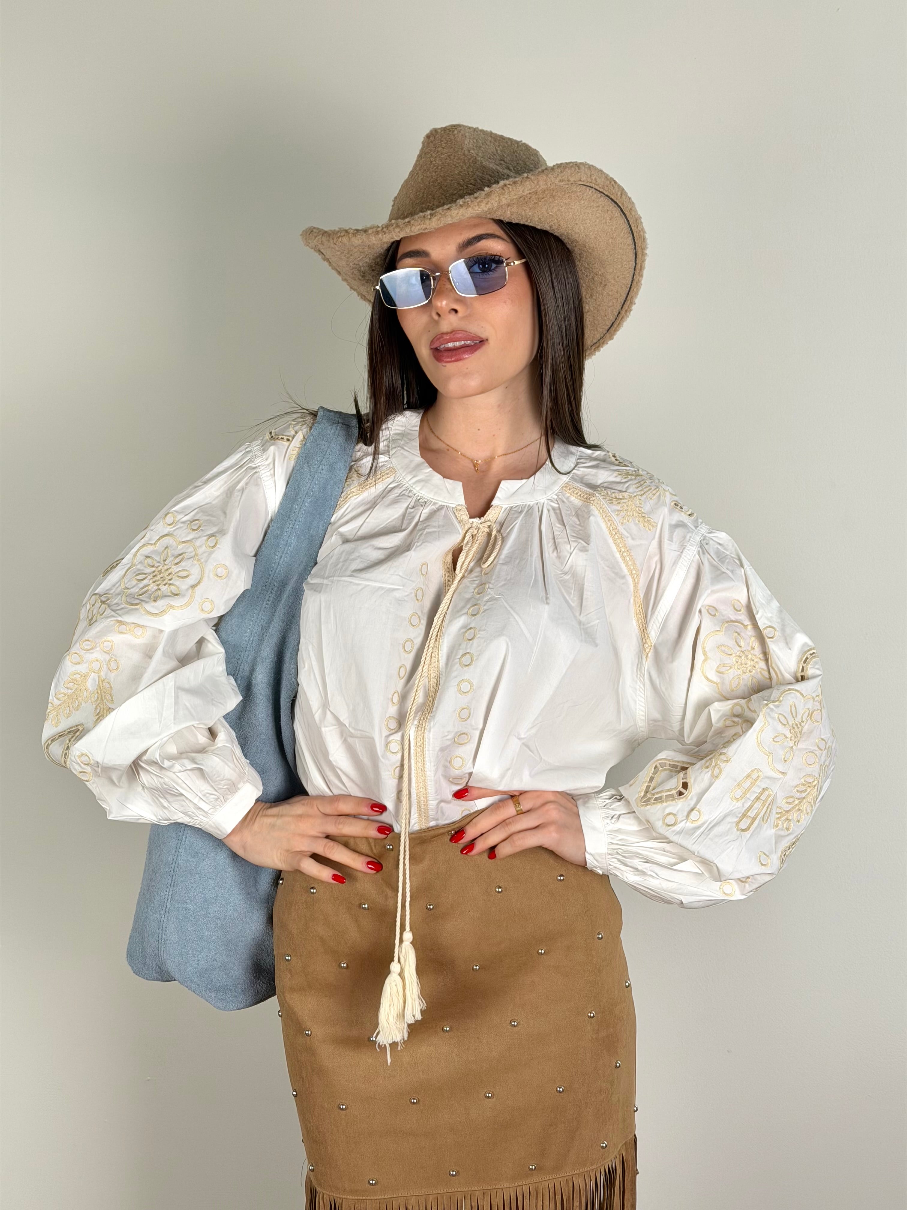 Camicia ricamo beige