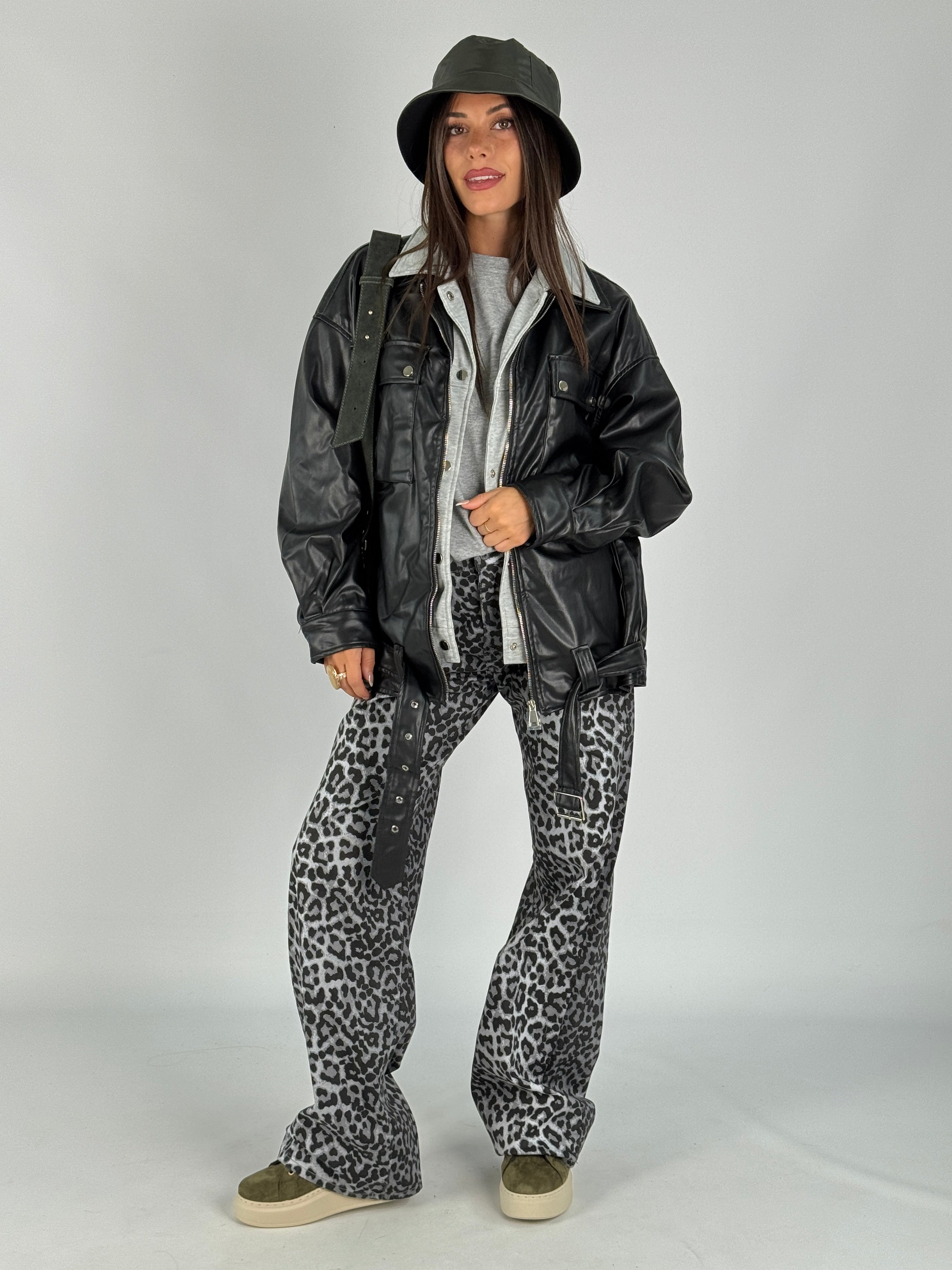 Giubbino ecopelle e felpa