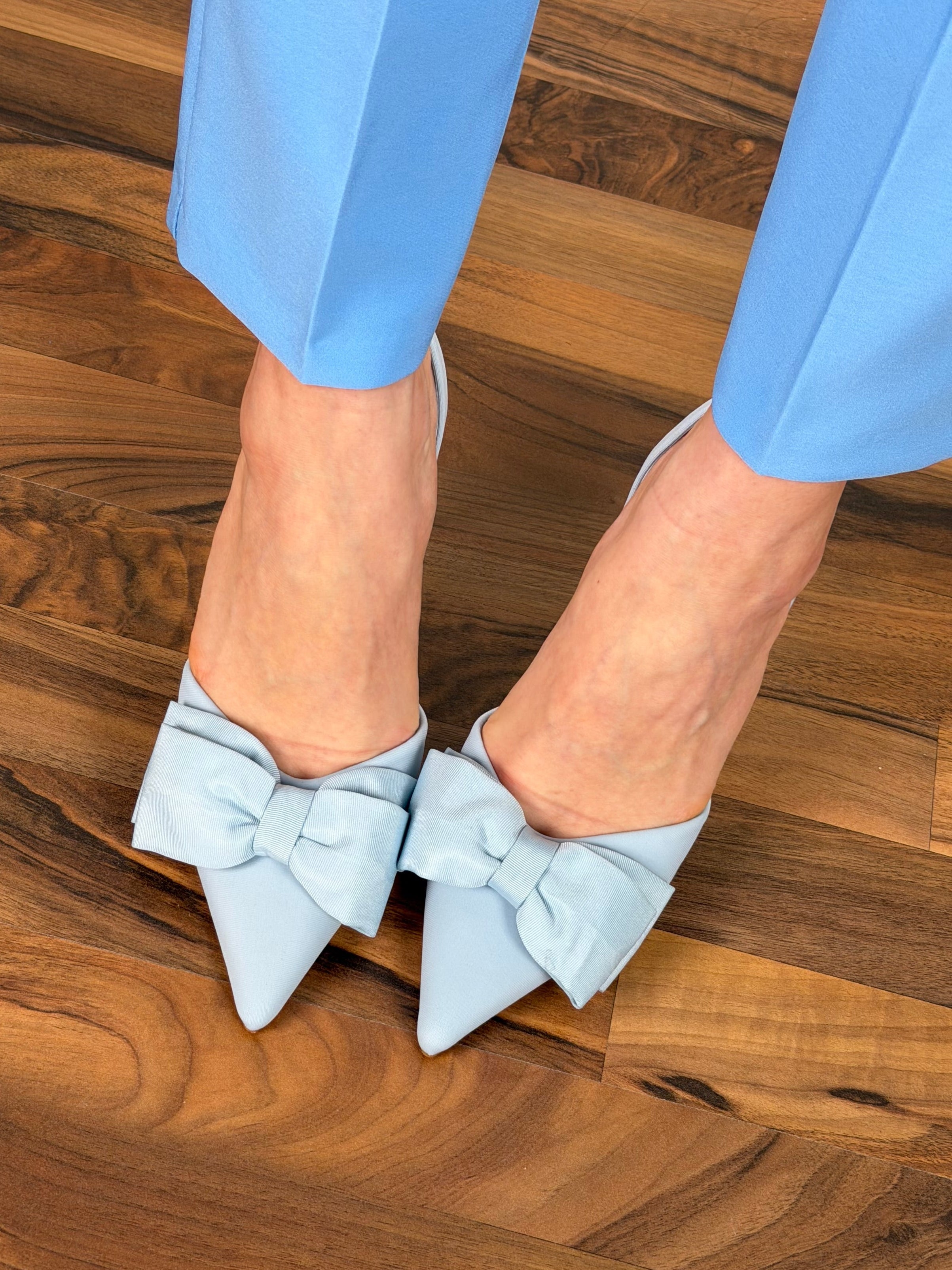 Décolleté ribbon celeste