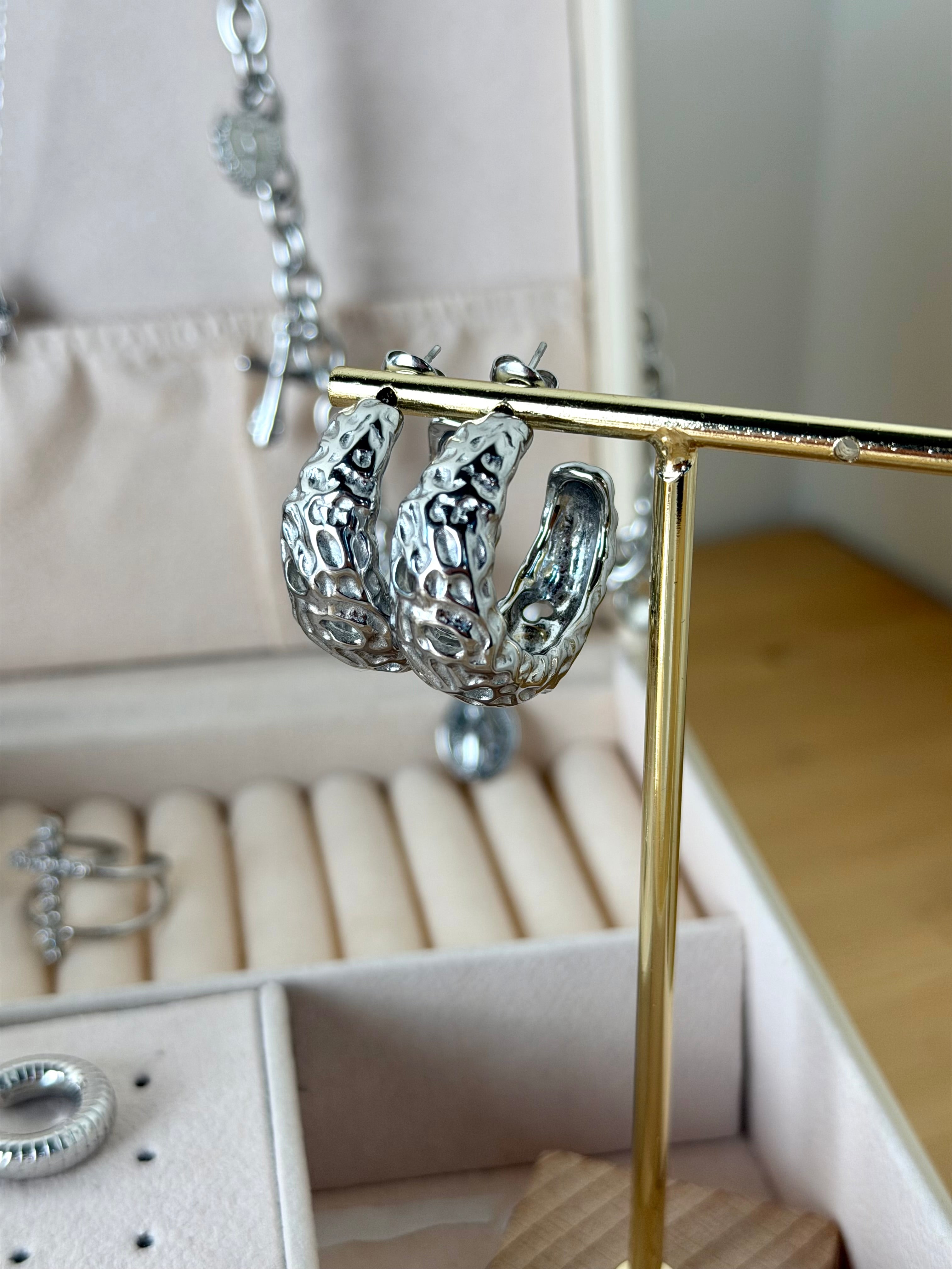 Orecchini zigrinati - collezione Symbol argento