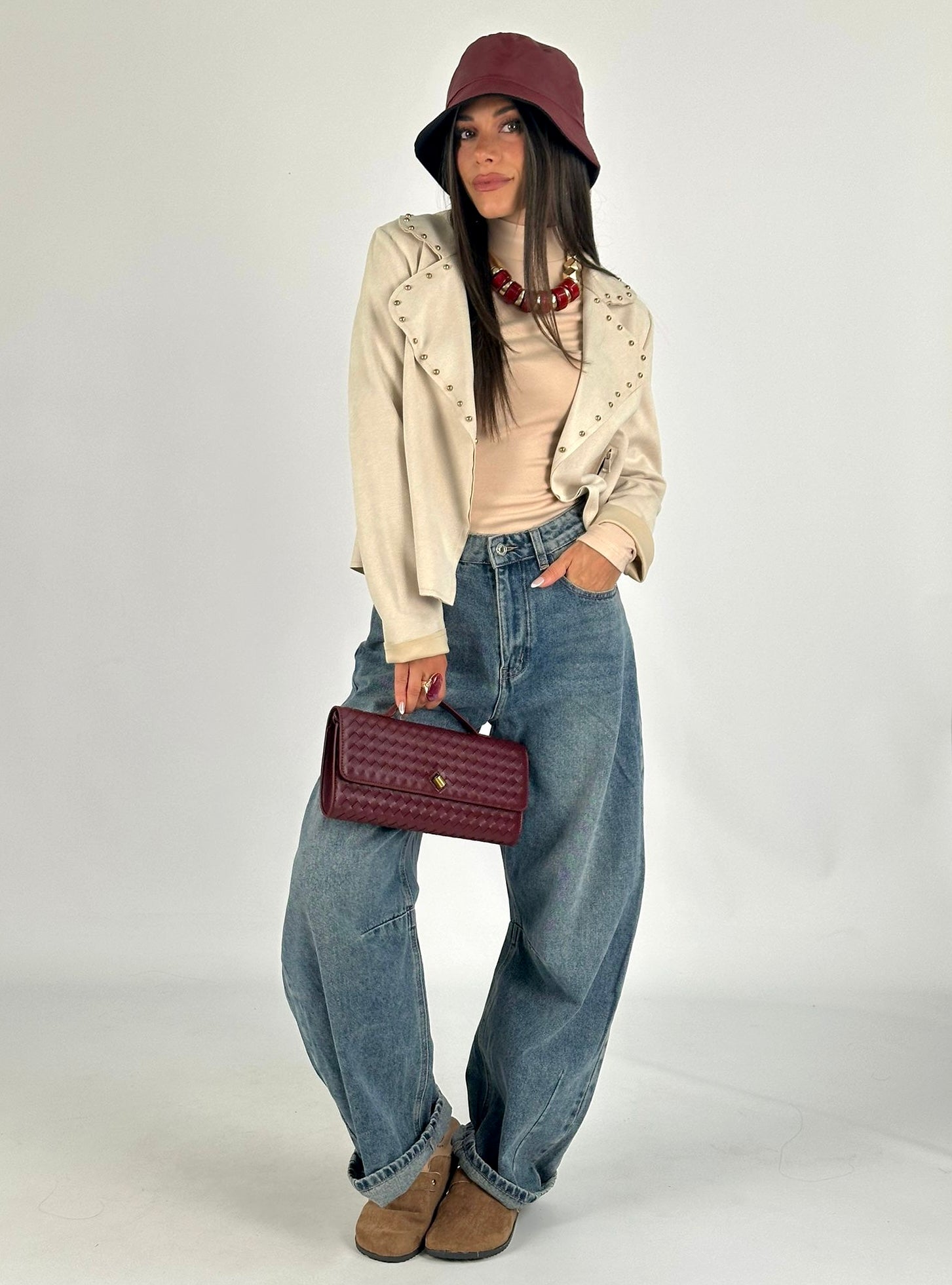 Chiodo scamosciato borchie beige