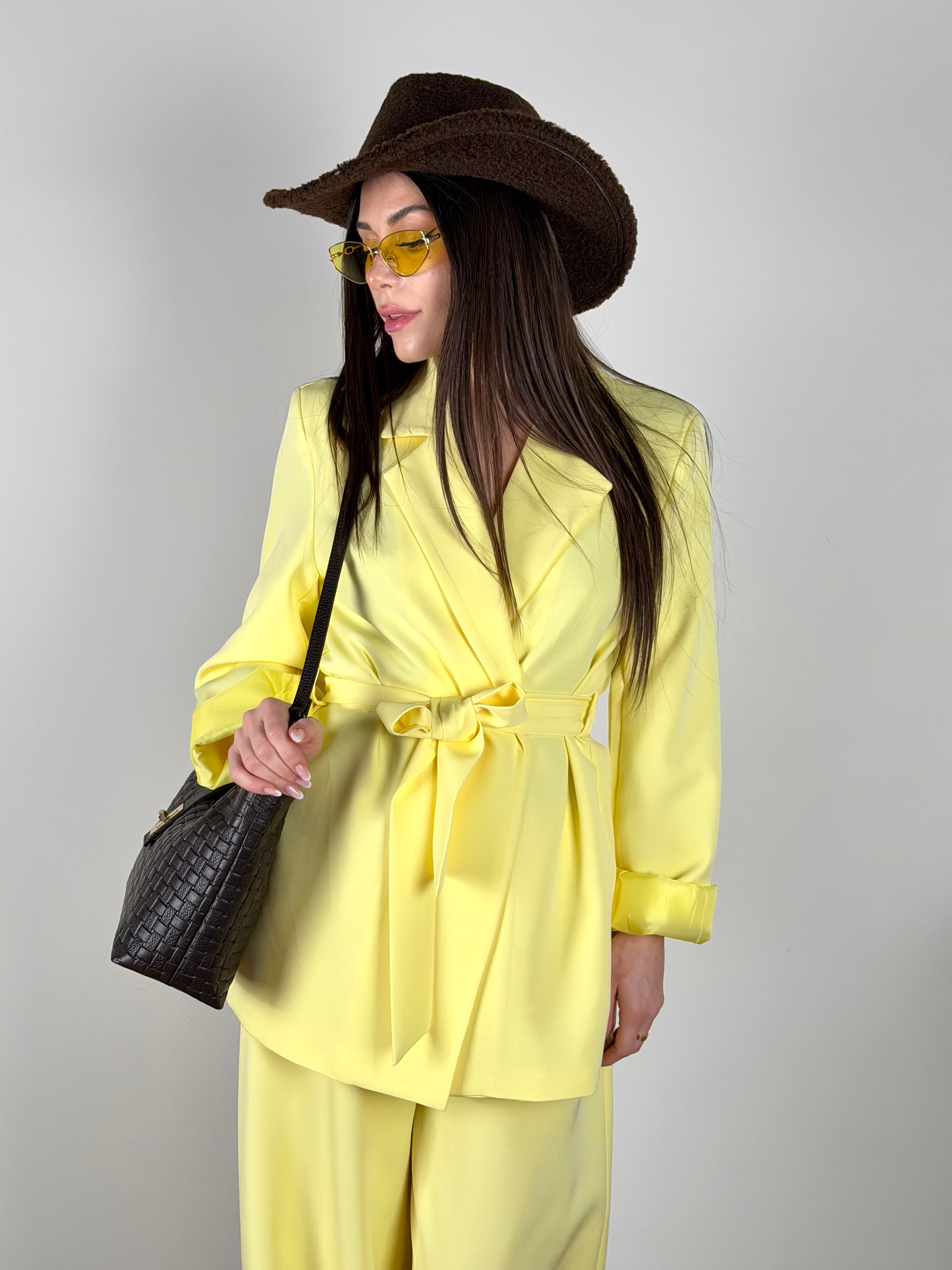 Completo fiocco giallo