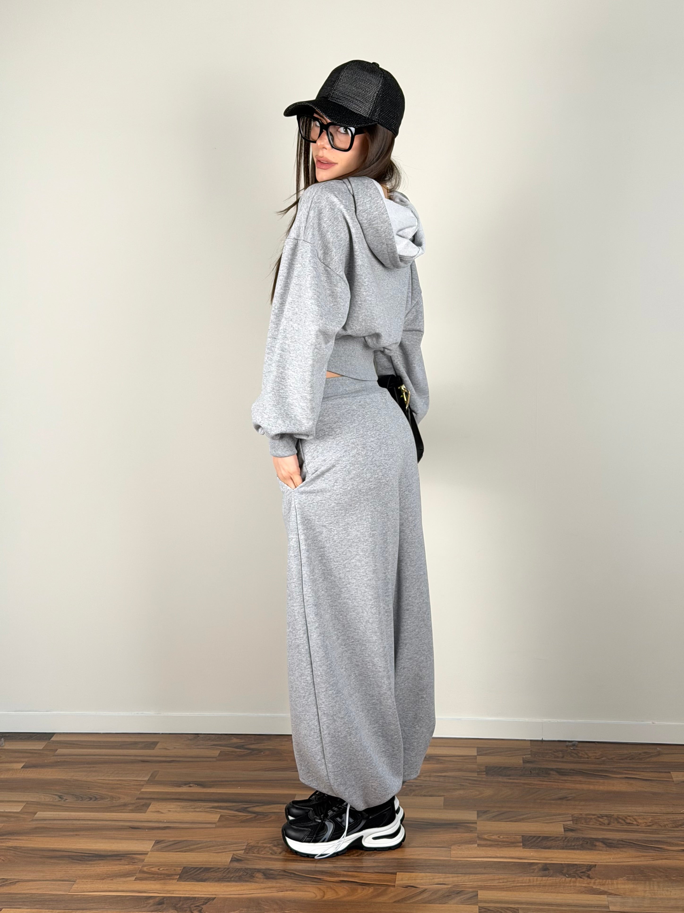 Pantalone tuta basic grigia