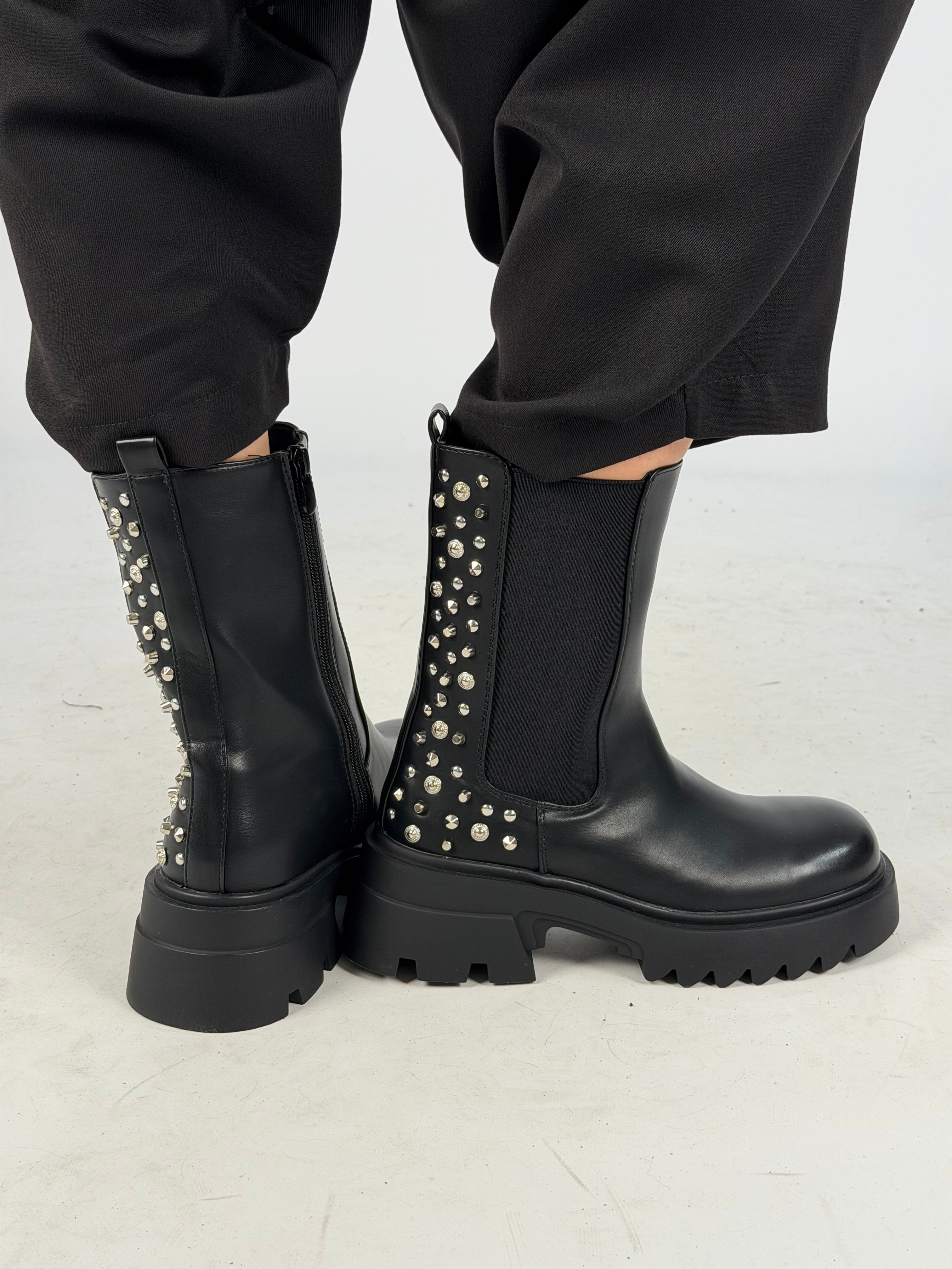 Anfibio borchie Nero