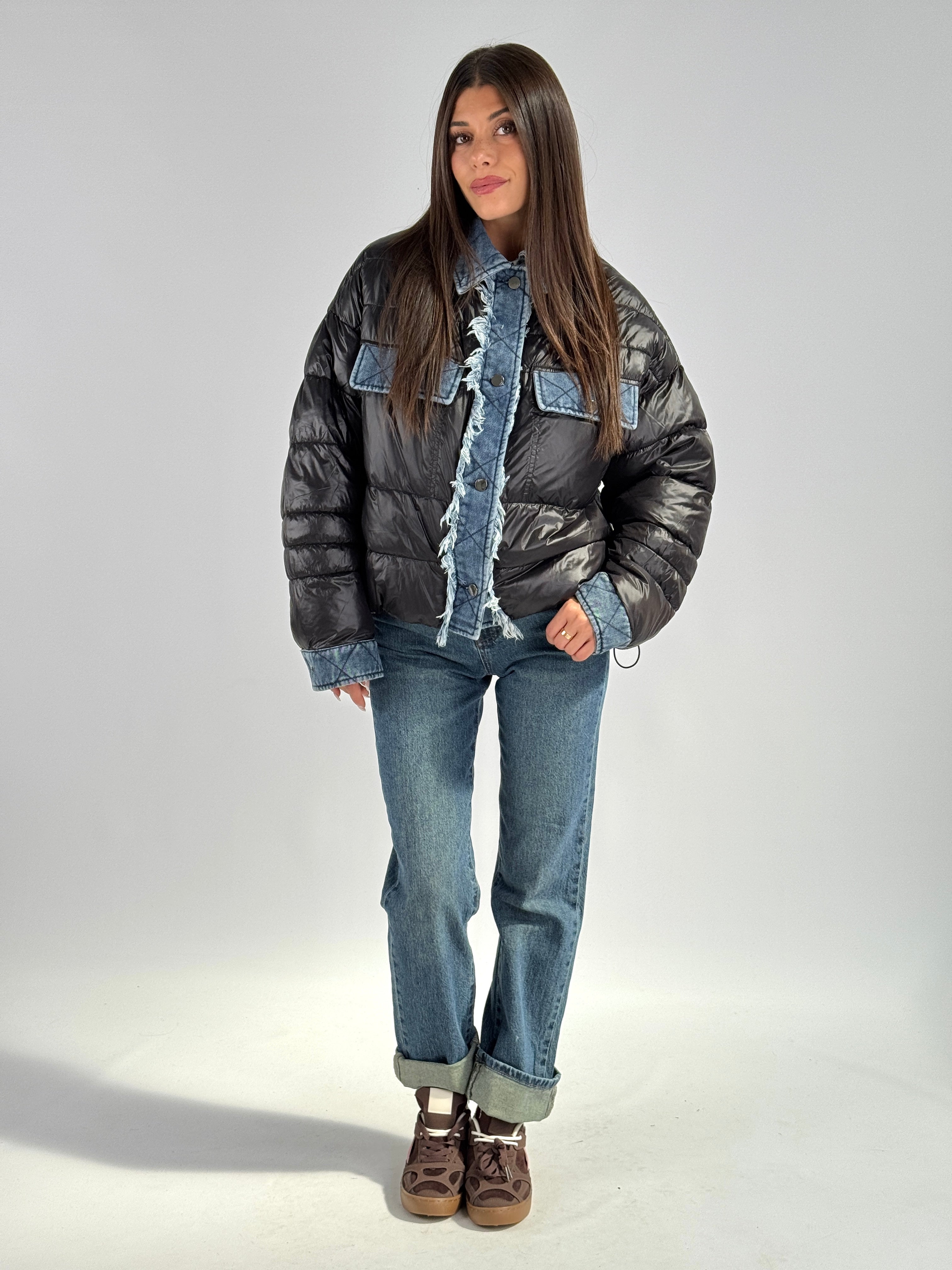 Piumino trapuntato e denim nero