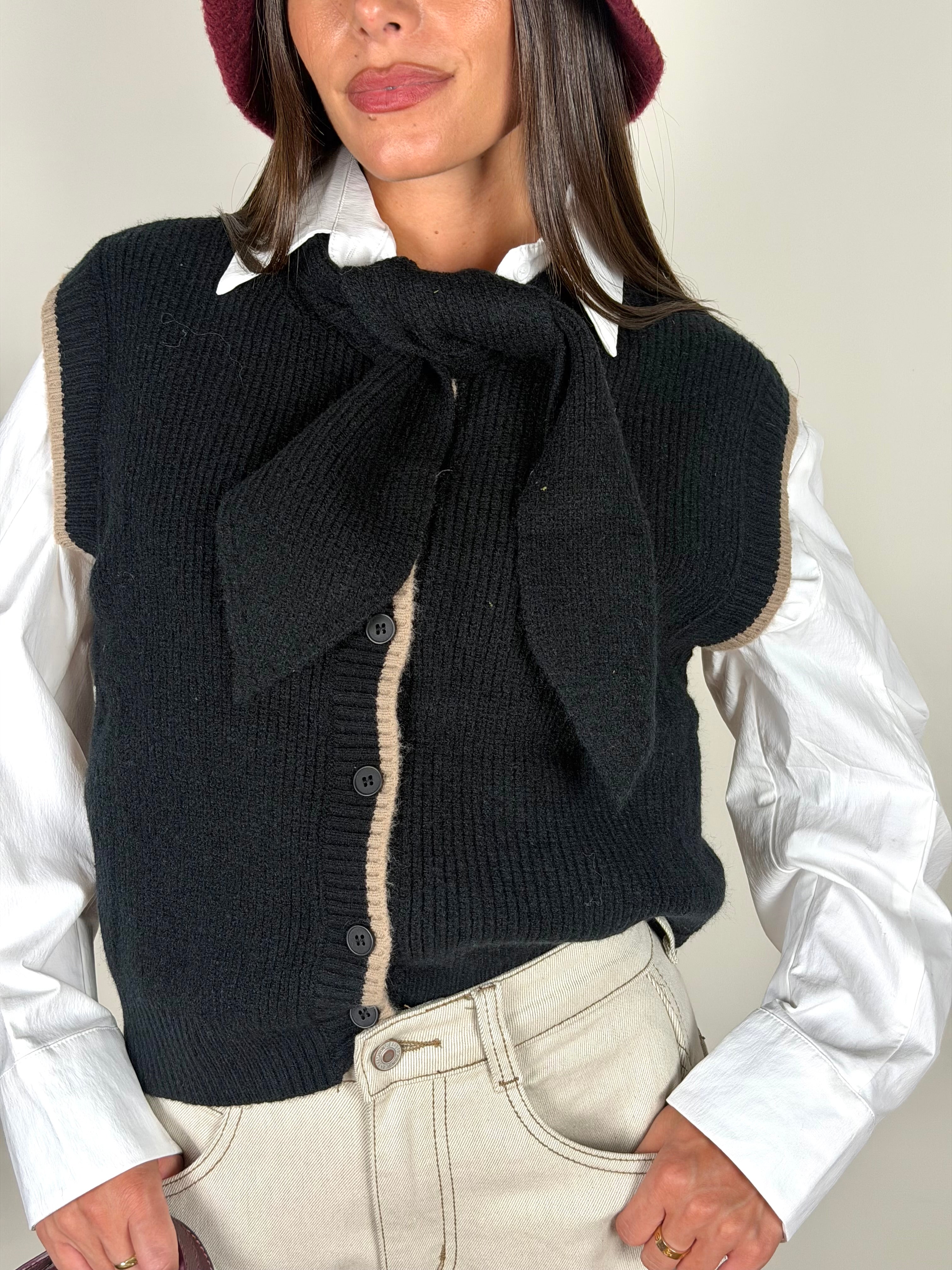 Maglia ricamo nera
