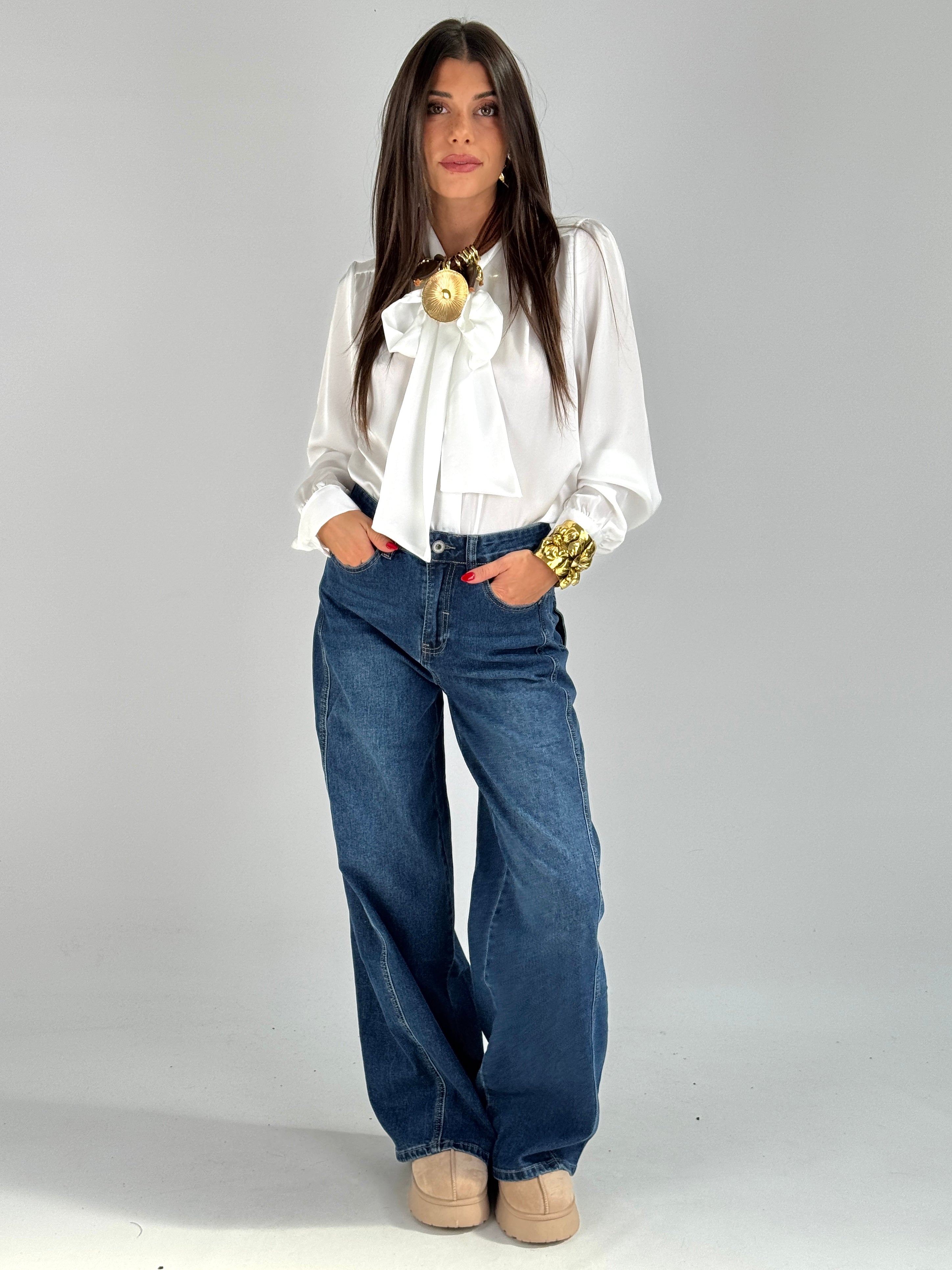 Camicia monocolore fiocco bianca