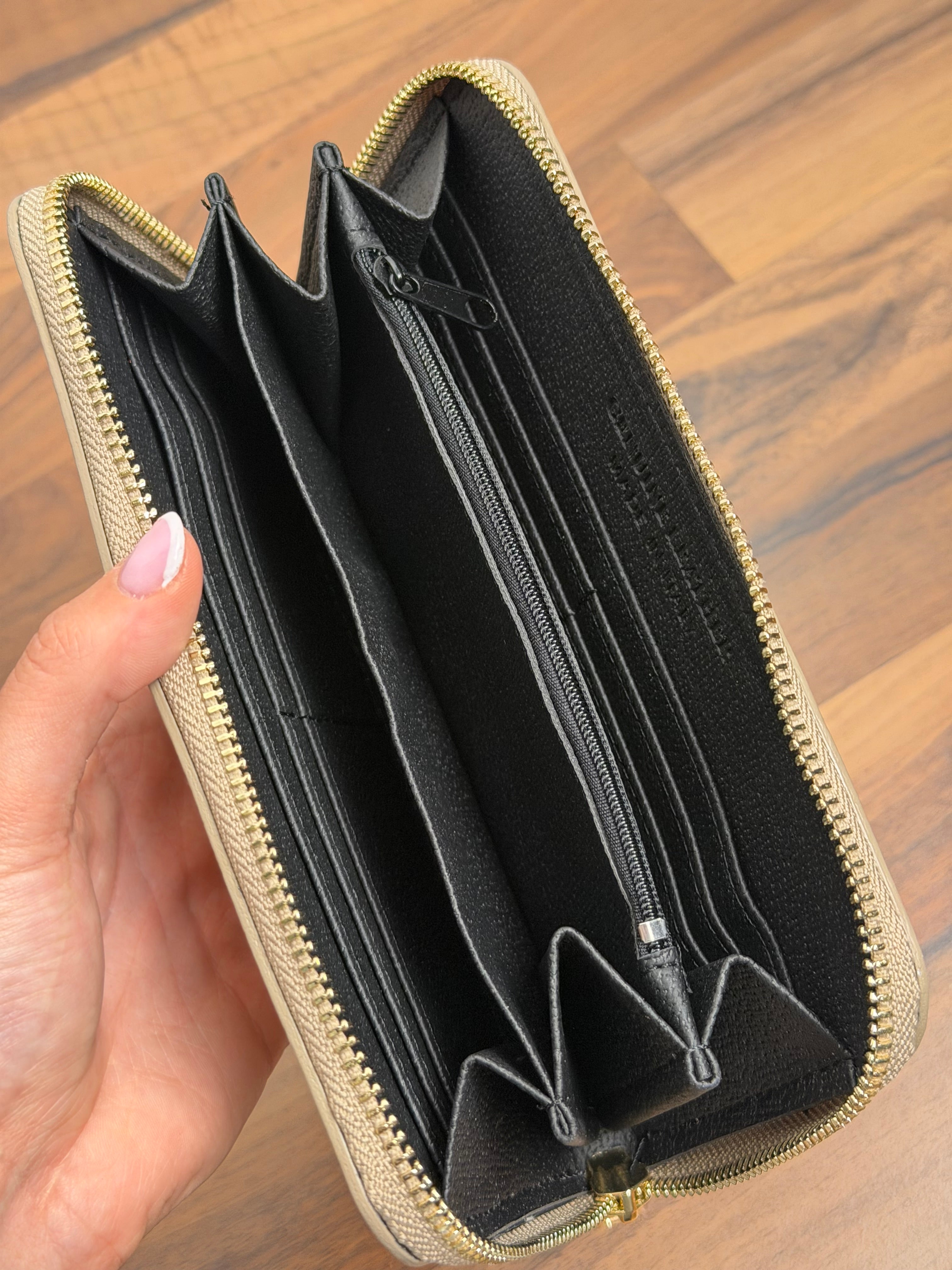 Portafogli grande con zip