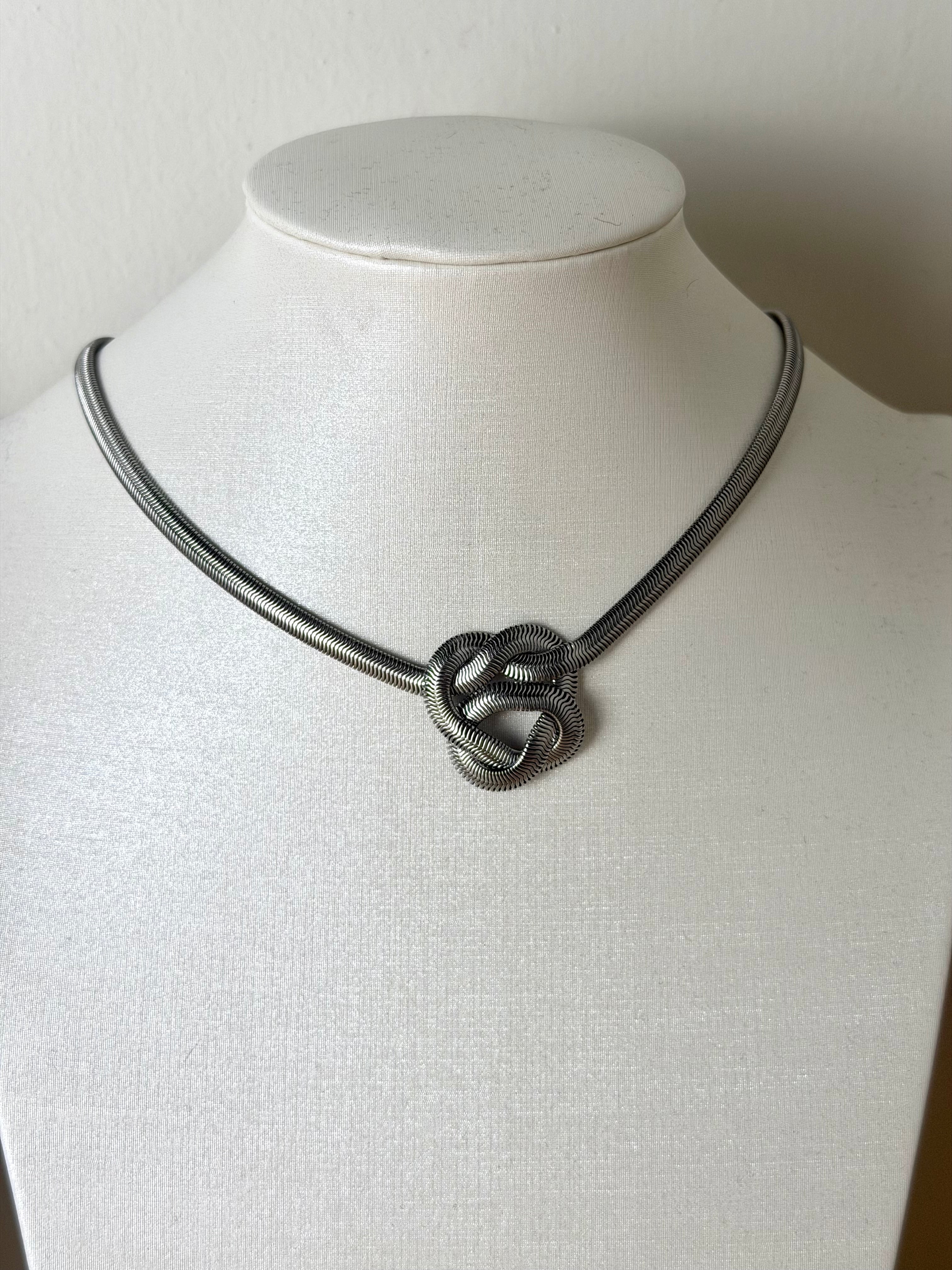 Collana nodo - collezione versus argento