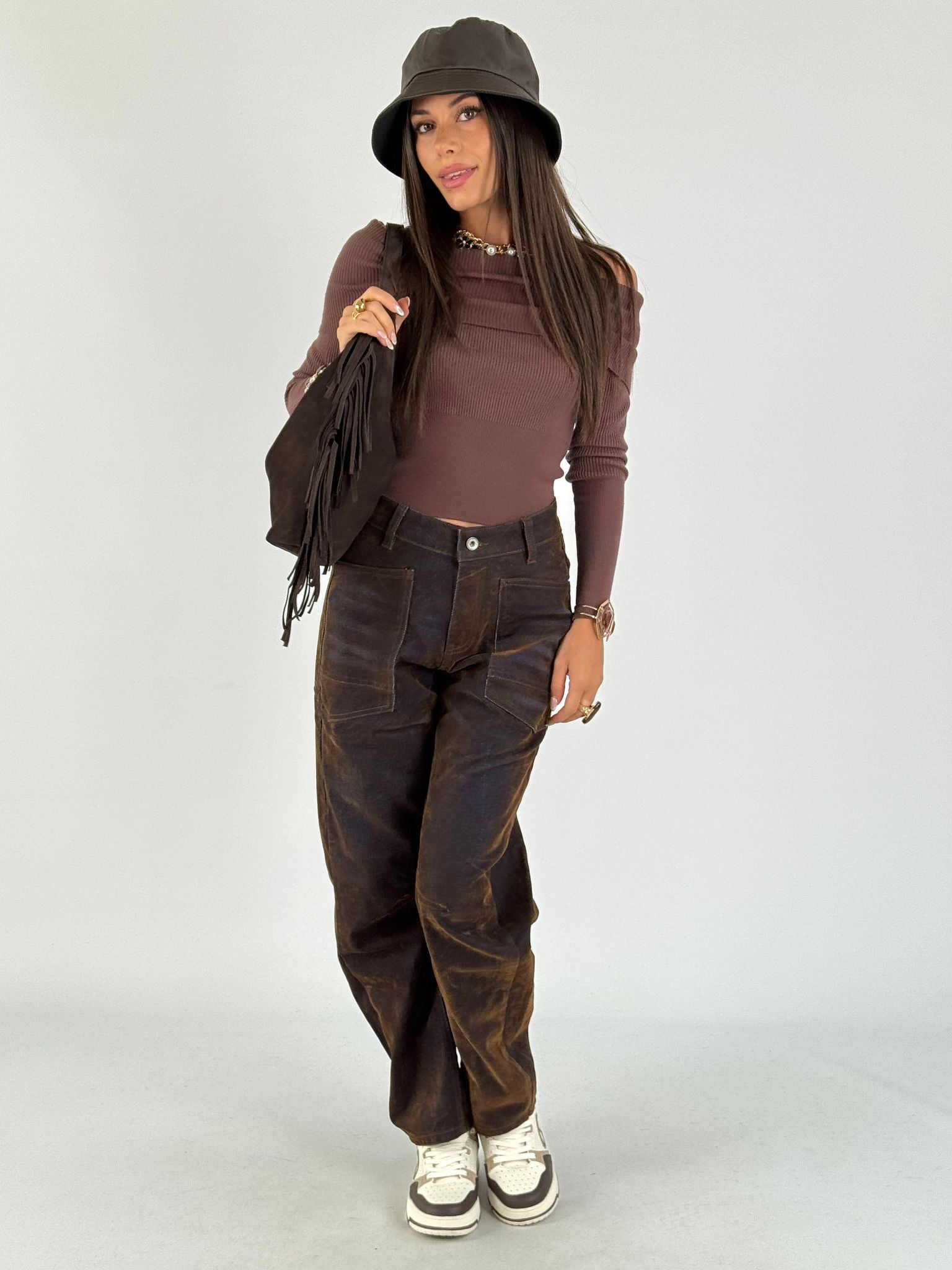 Maglia con risvolto moro