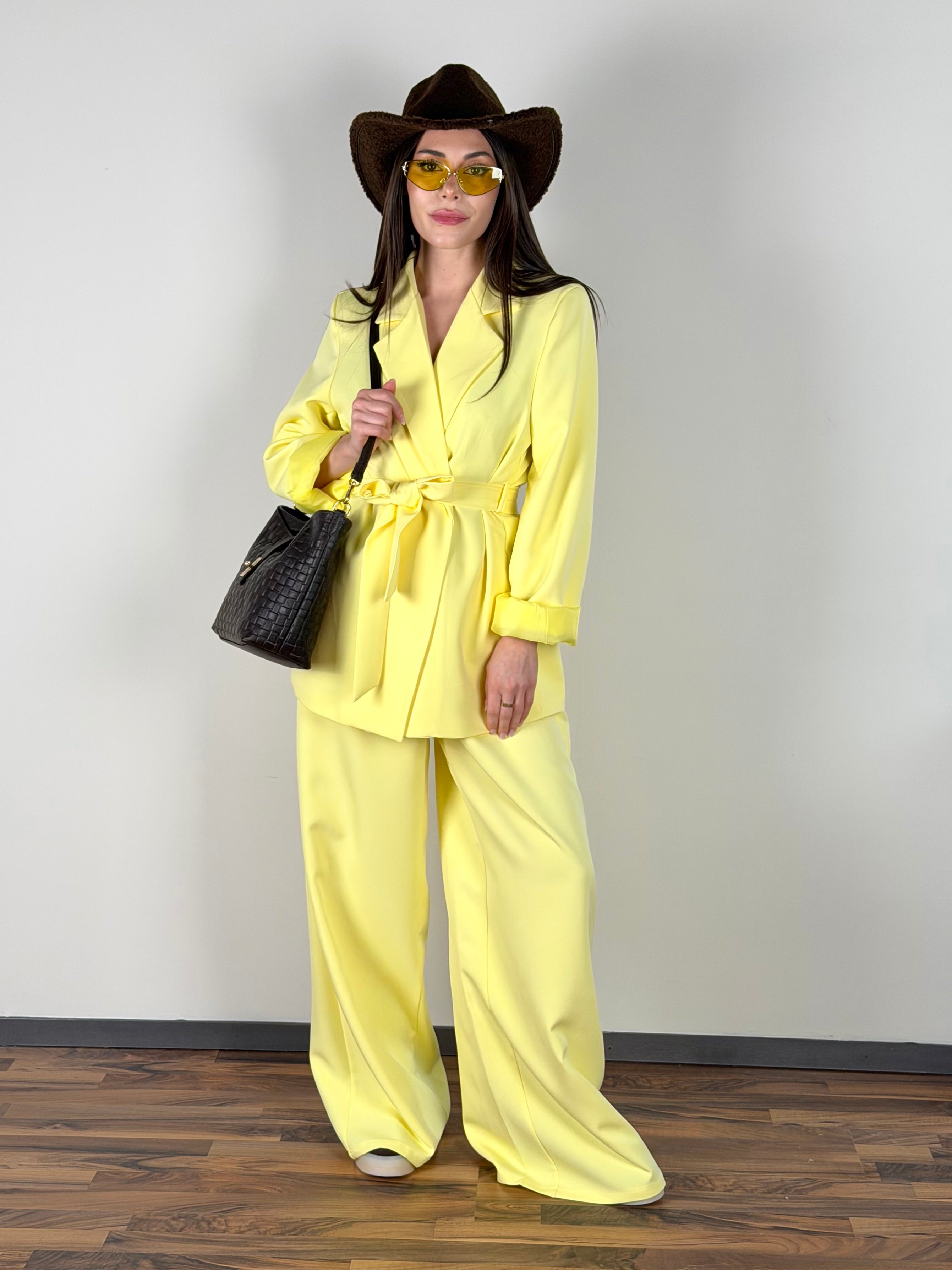 Completo fiocco giallo